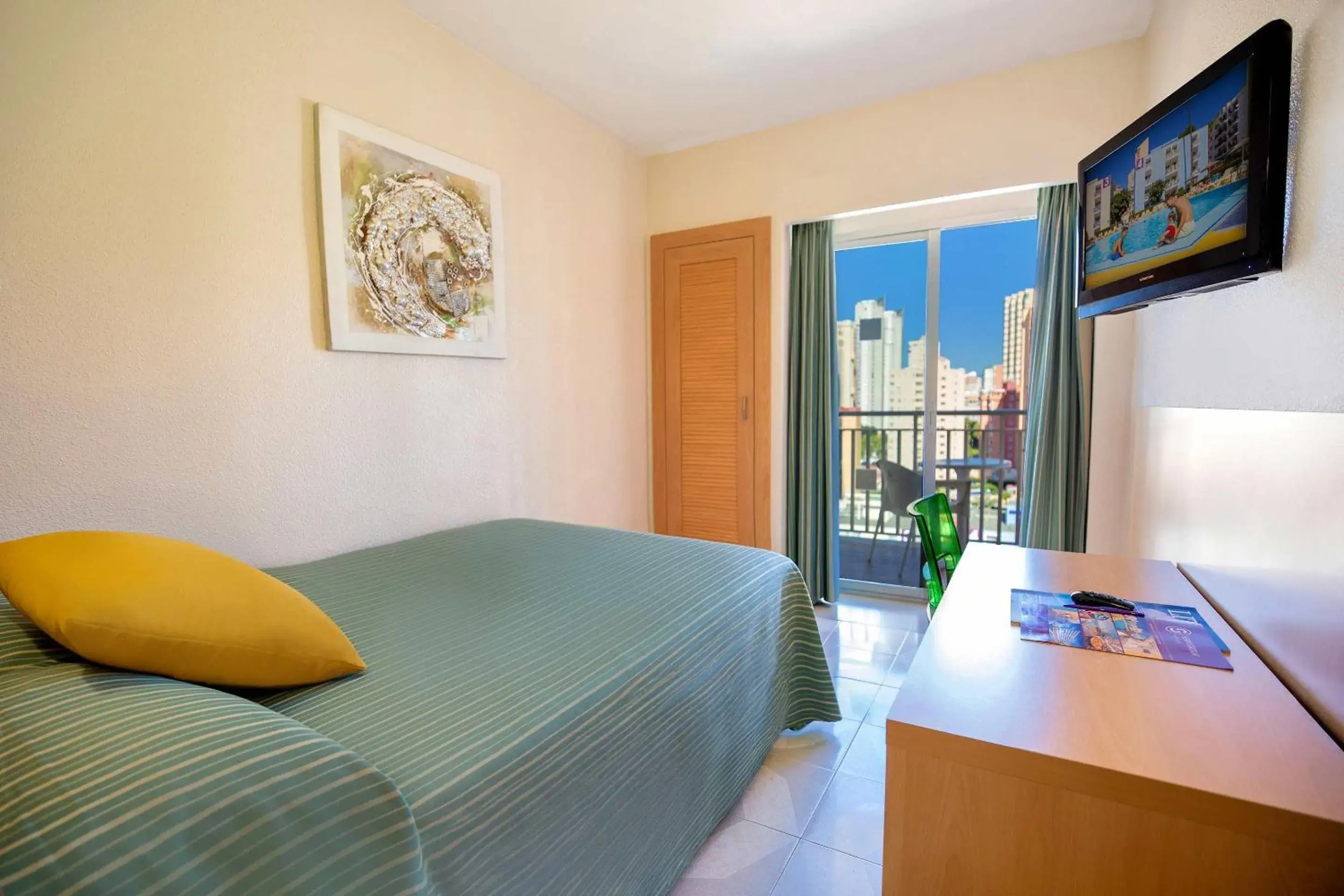 Photo of the whole room, Bed in Hotel Servigroup Pueblo Benidorm Photo of the whole room, Bed in Hotel Servigroup Pueblo Benidorm