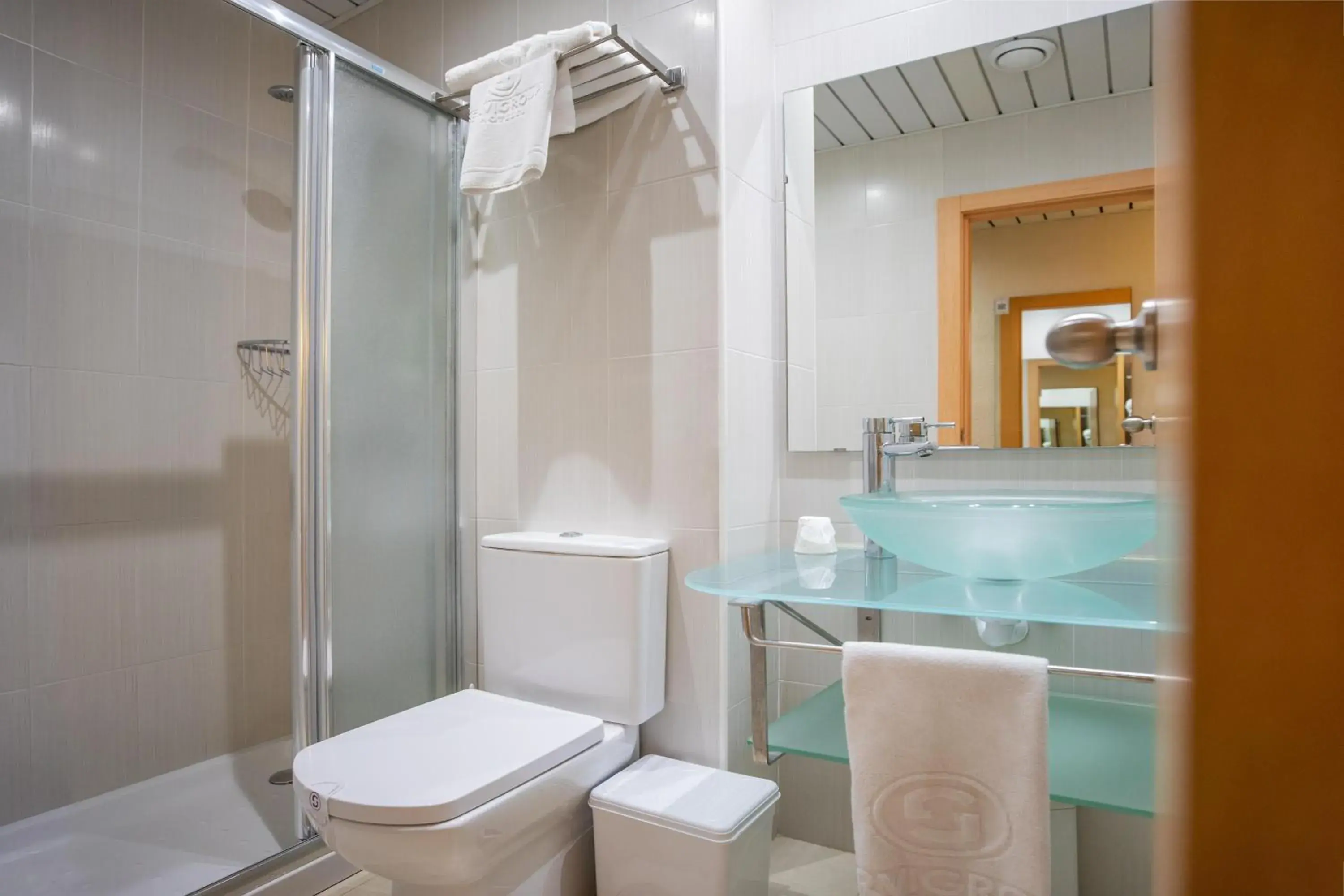 Bathroom in Hotel Servigroup Pueblo Benidorm Bathroom in Hotel Servigroup Pueblo Benidorm