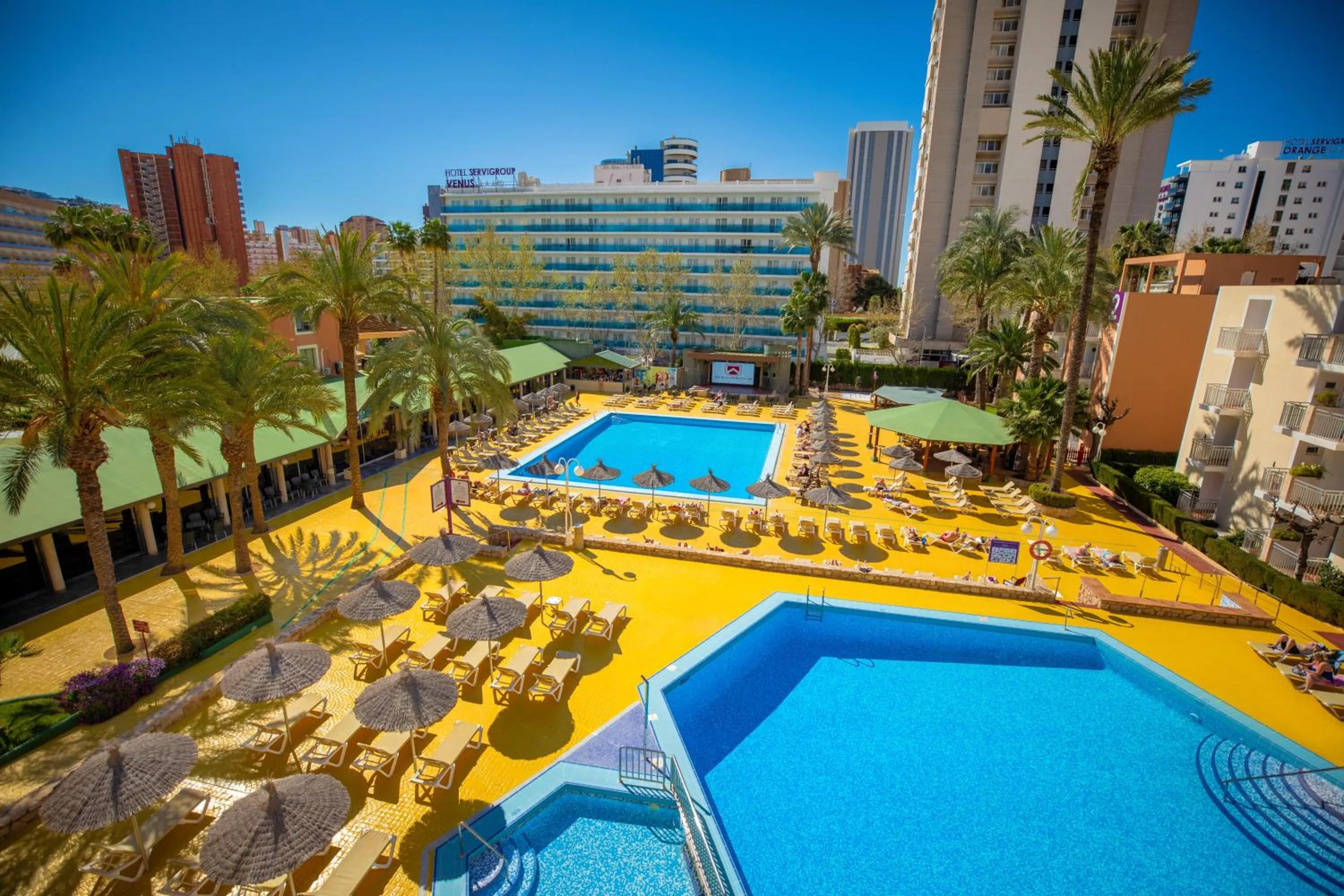 Swimming pool in Hotel Servigroup Pueblo Benidorm
