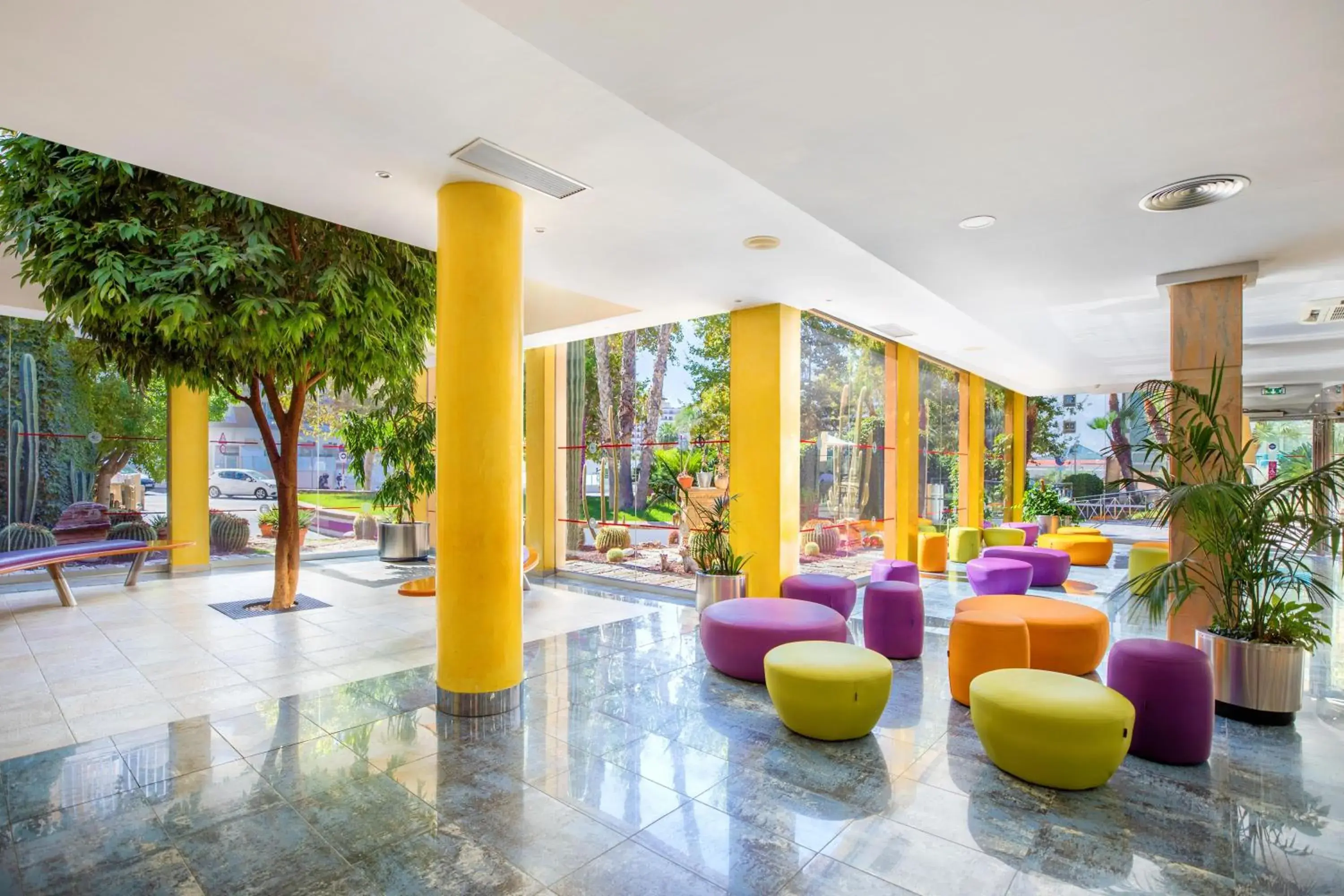 Lobby or reception in Hotel Servigroup Pueblo Benidorm Lobby or reception in Hotel Servigroup Pueblo Benidorm