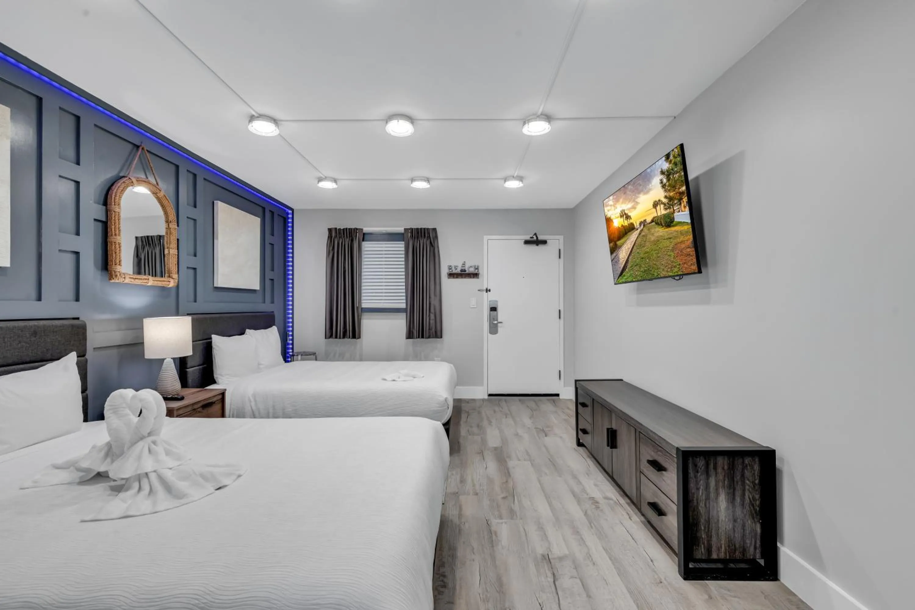 Bedroom, Bed in Breakers Tower 1BR Oceanfront Condo