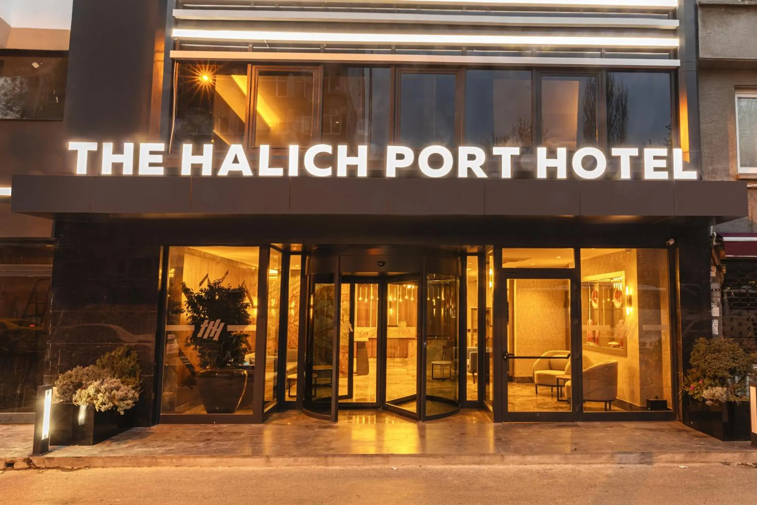 Facade/entrance in Csk The Halich Port İstanbul Facade/entrance in Csk The Halich Port İstanbul