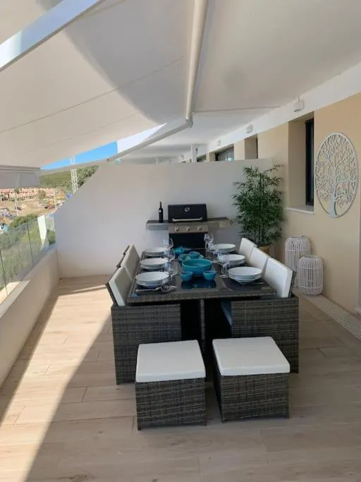 Prachtig appartement met zeezicht in Estepona Costa del Sol