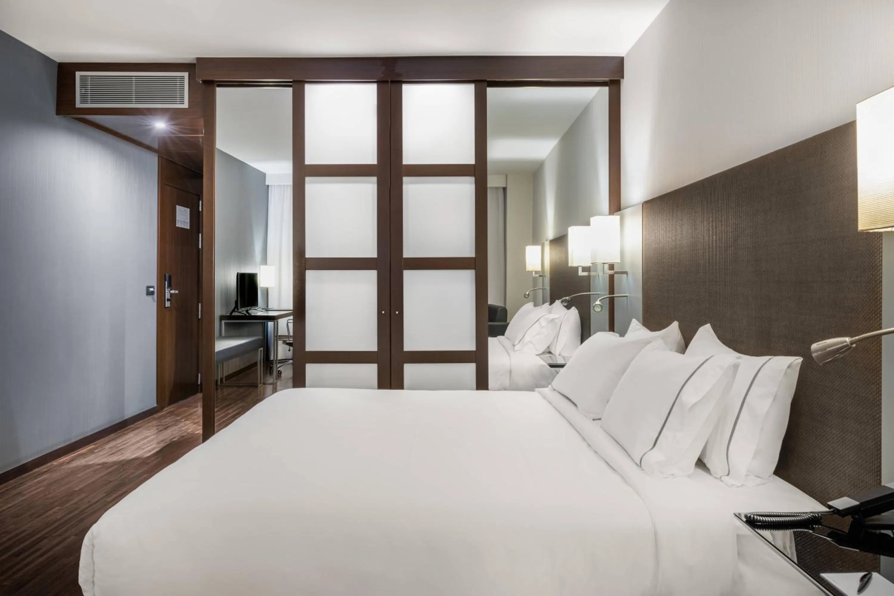 Photo of the whole room, Bed in AC Hotel Algeciras by Marriott