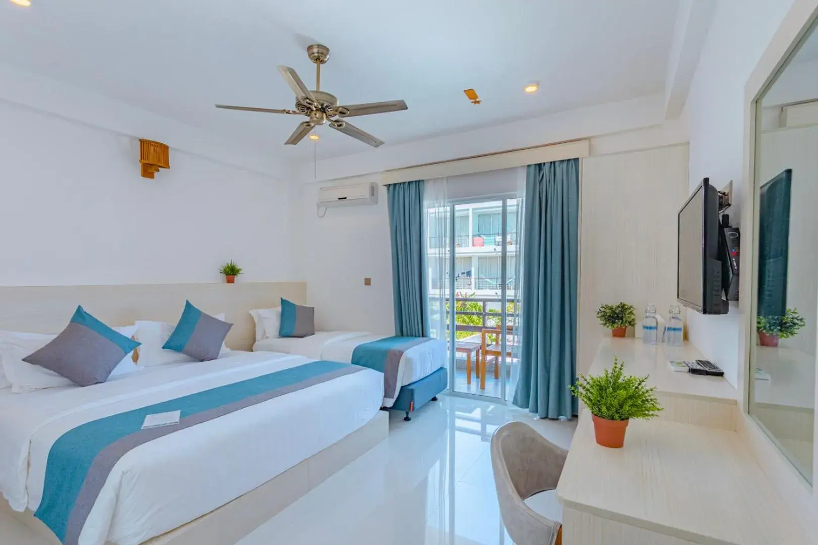 Deluxe Triple Room - single occupancy in Dhiguveli Breeze Deluxe Triple Room - single occupancy in Dhiguveli Breeze