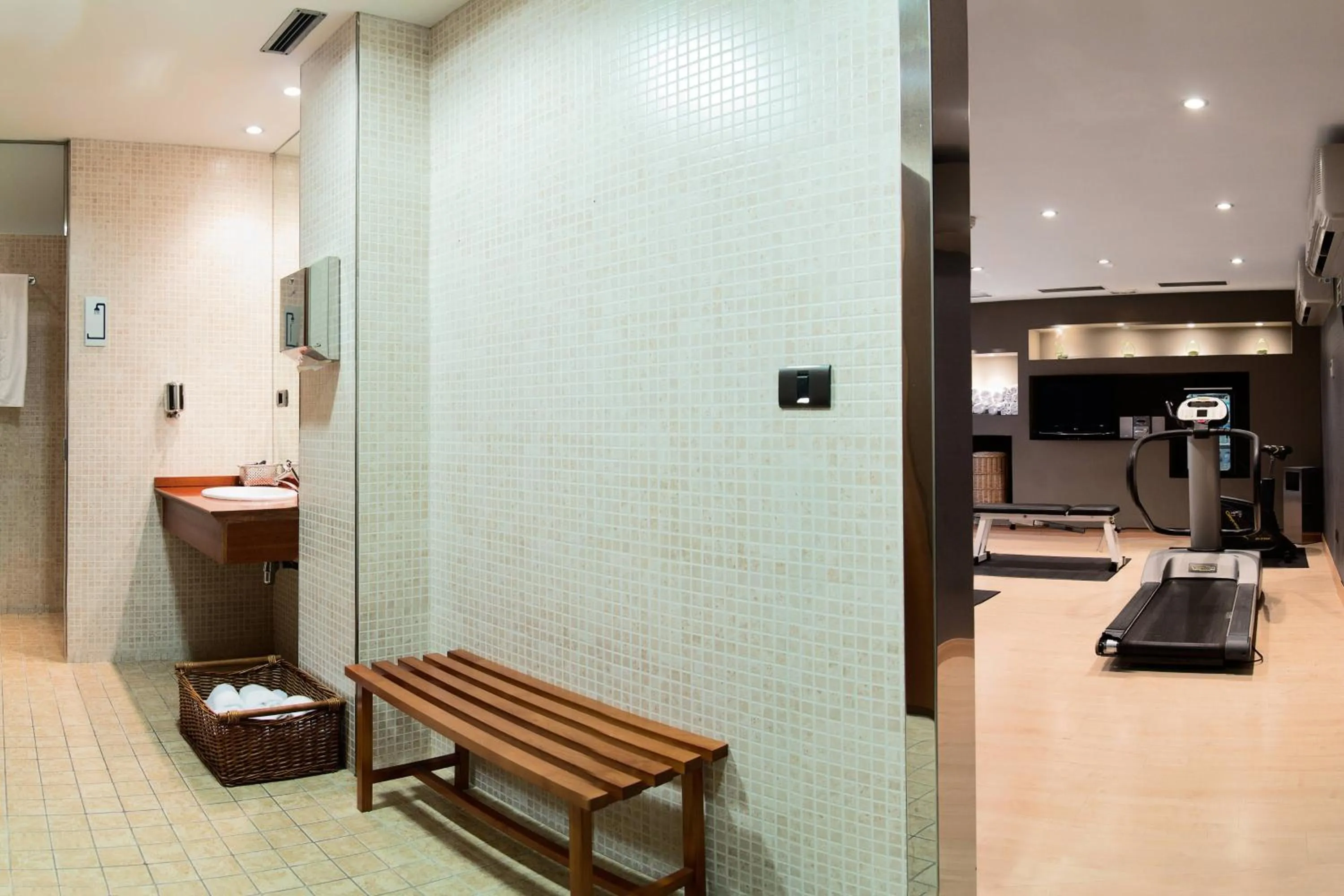 Fitness centre/facilities in AC Hotel Murcia by Marriott