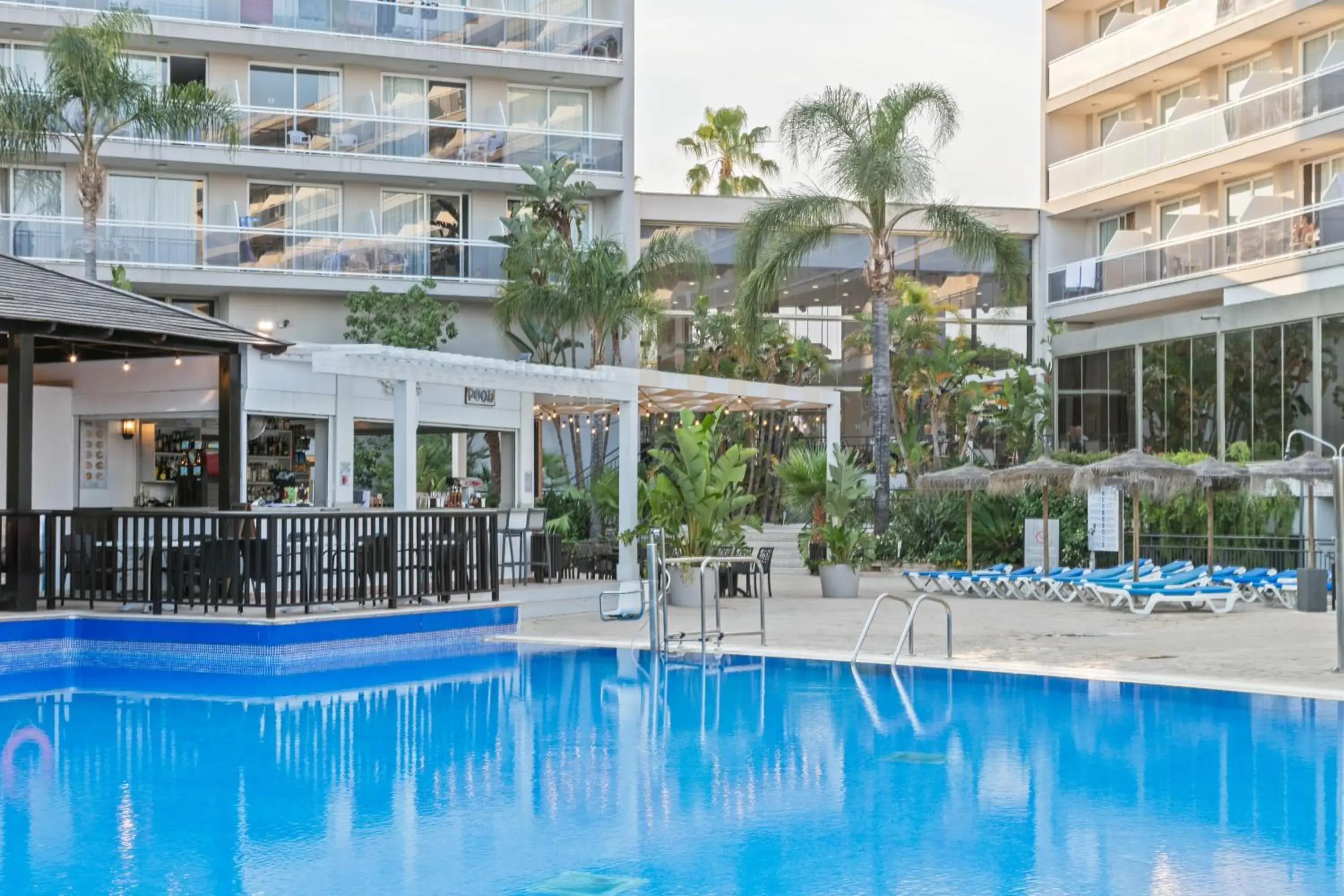 Property building in Sol Costa Daurada Property building in Sol Costa Daurada