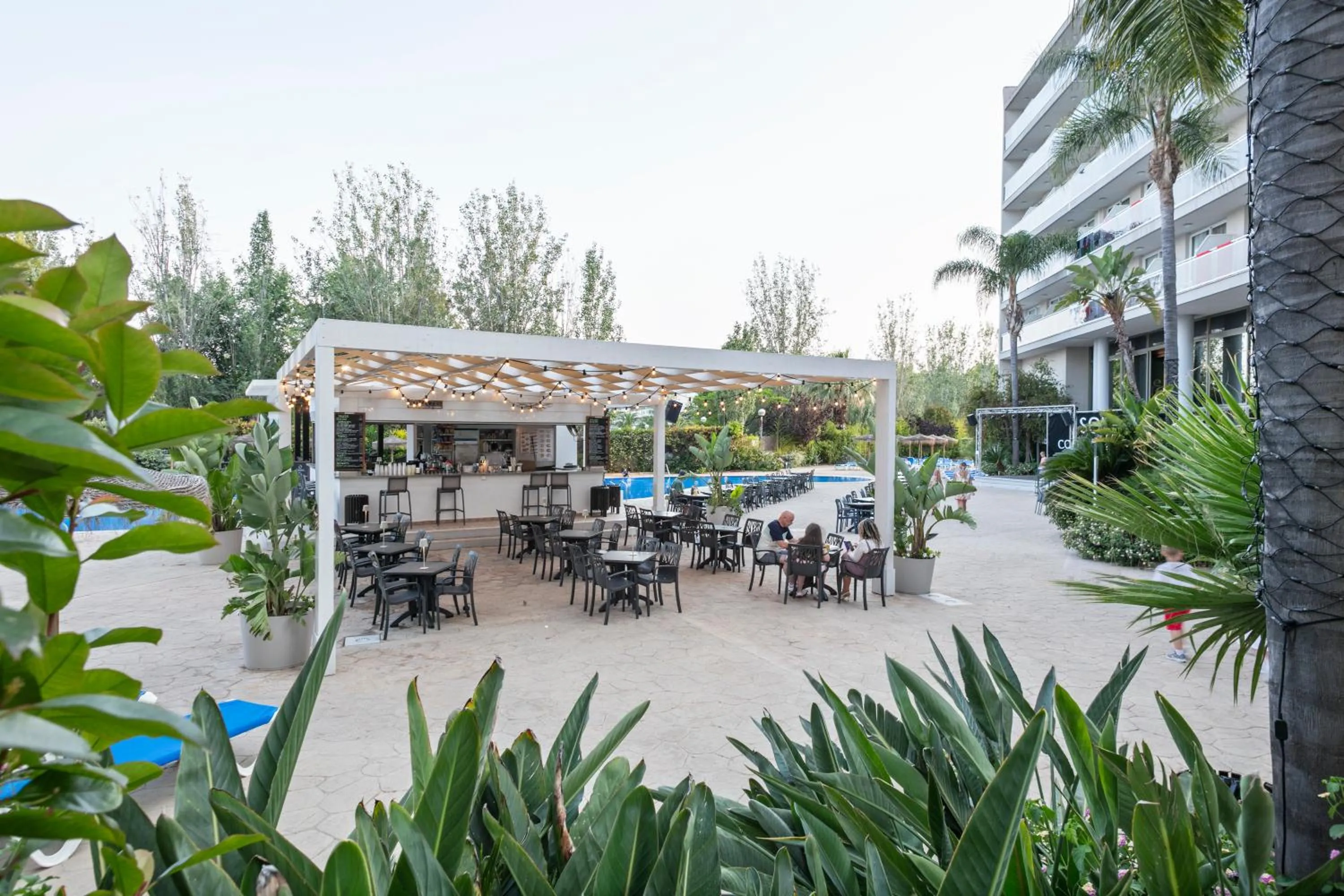 Food and drinks in Sol Costa Daurada