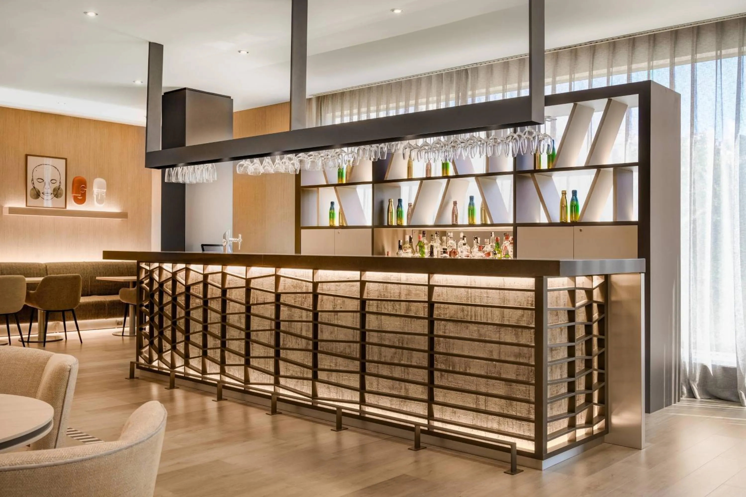 Lounge or bar in AC Hotel Tarragona by Marriott