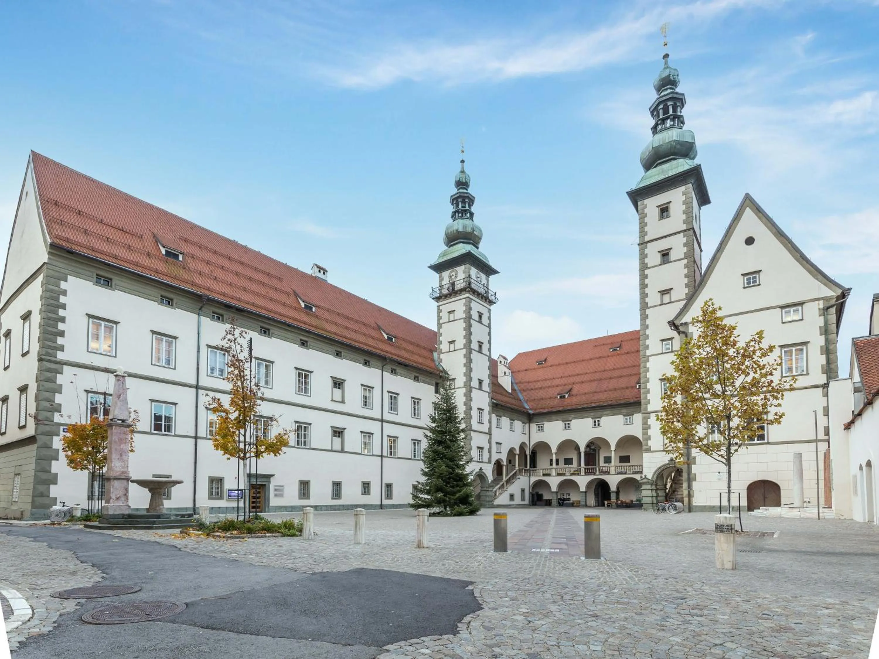 Neighbourhood in Limehome Klagenfurt Goessgasse