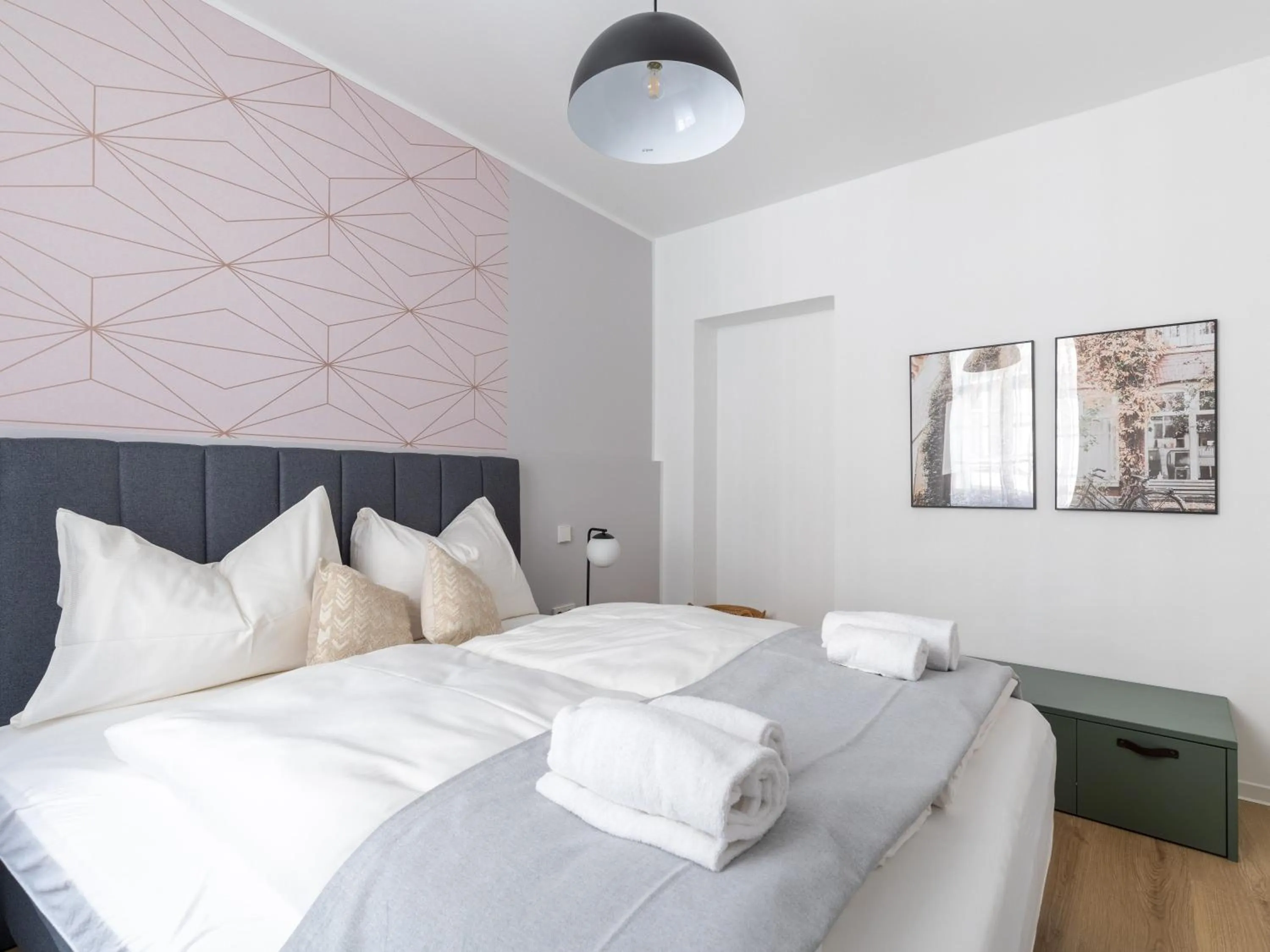 Bed in Limehome Klagenfurt Goessgasse