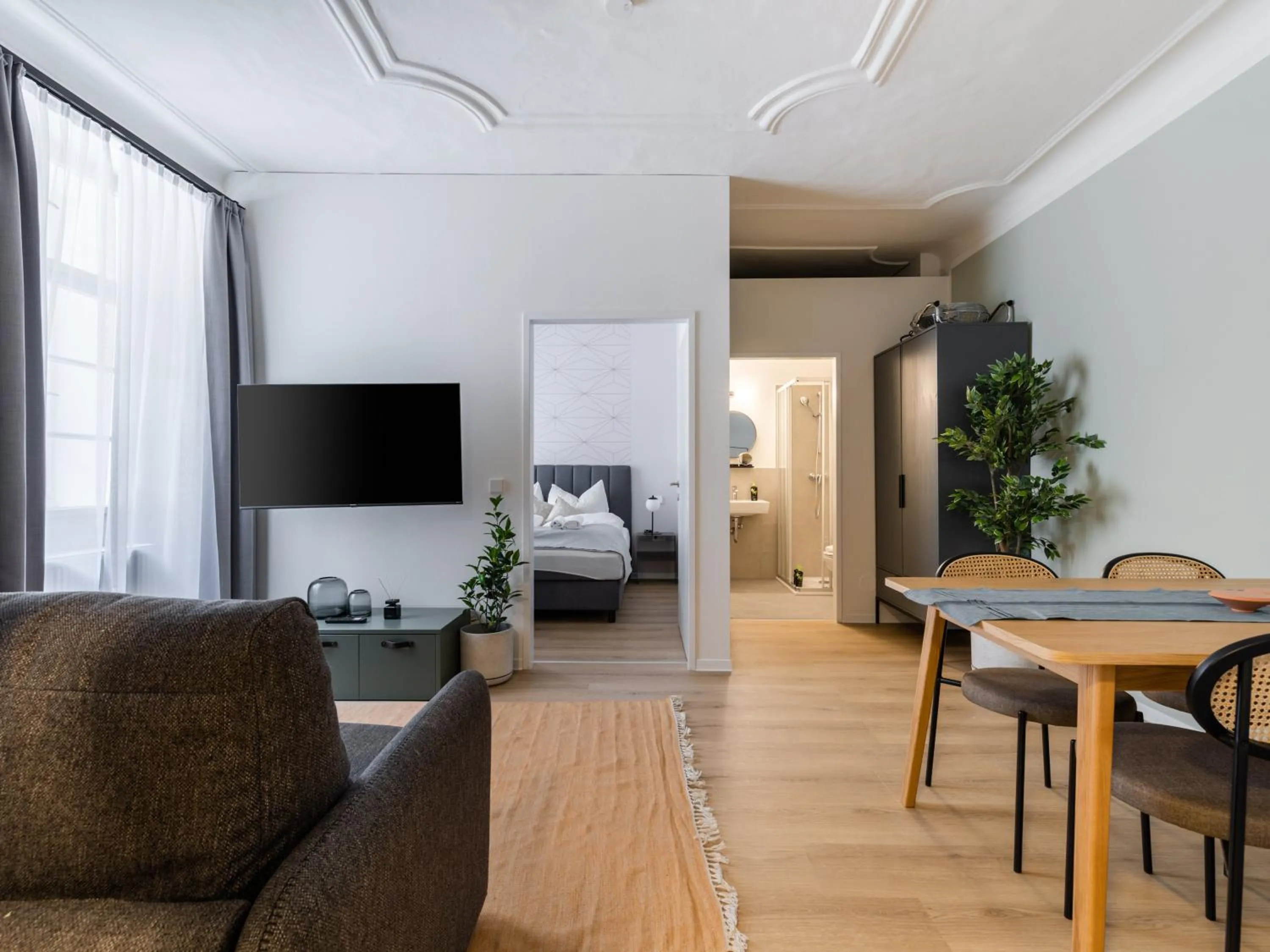 TV and multimedia in Limehome Klagenfurt Goessgasse