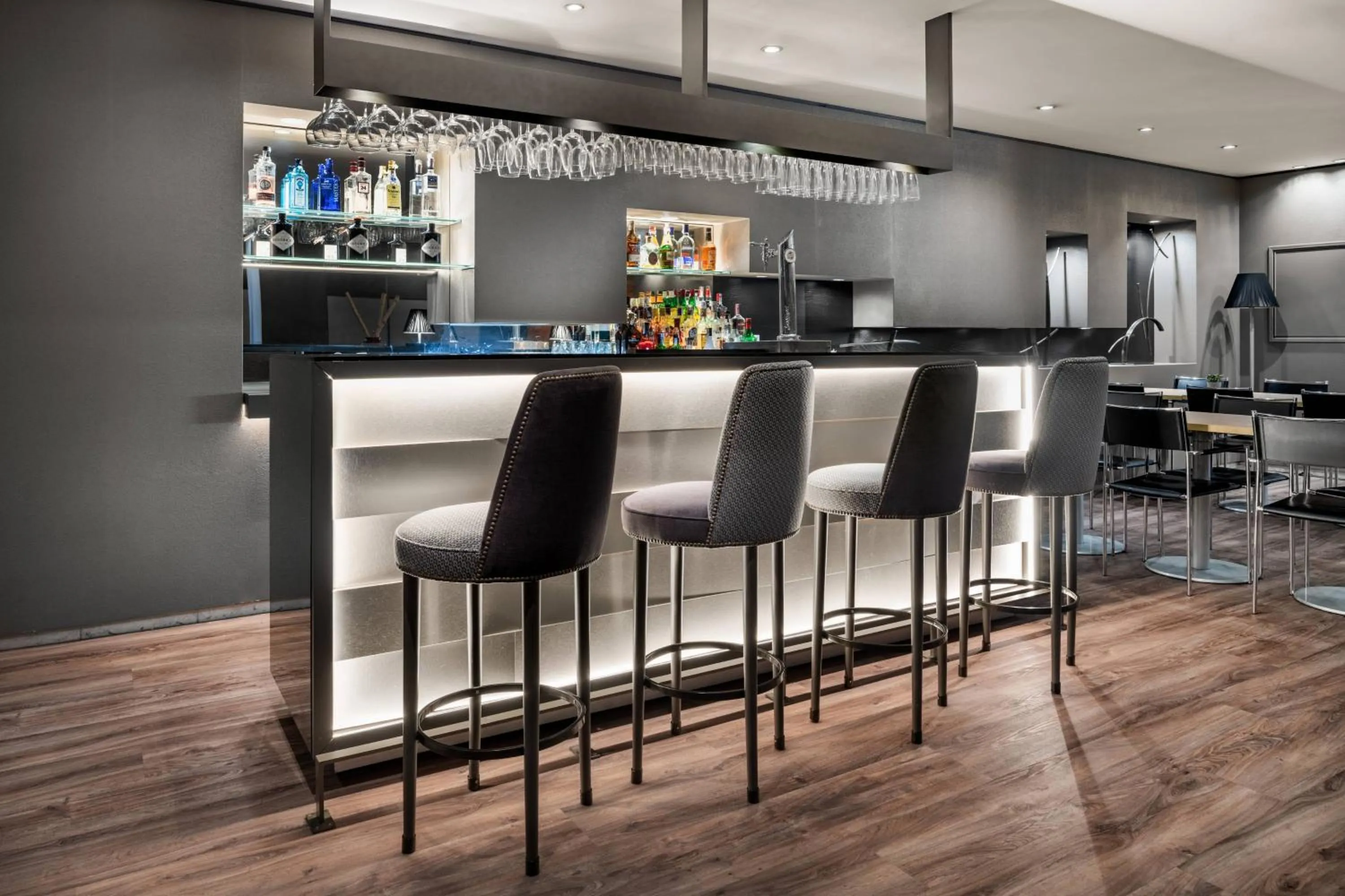 Lounge or bar in AC Hotel Badajoz by Marriott