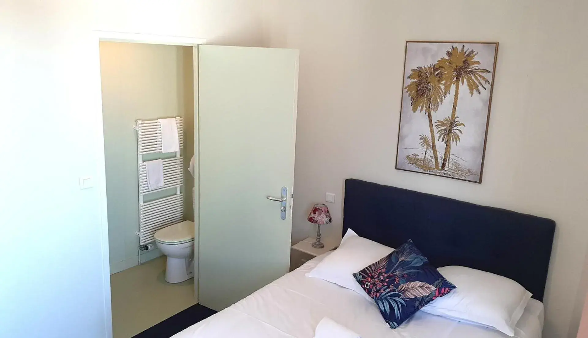 Double Room in Aux Genêts D'Or Double Room in Aux Genêts D'Or