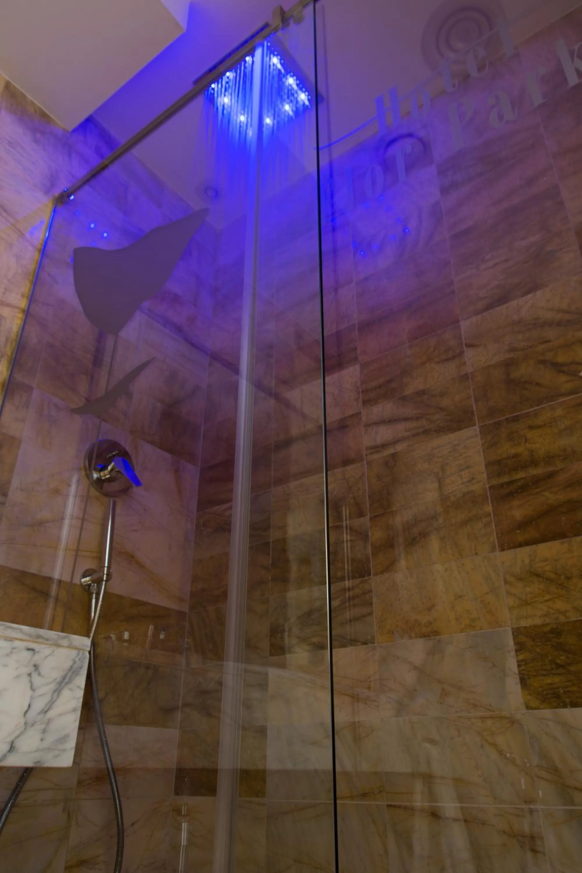 Bathroom in Flor Parks