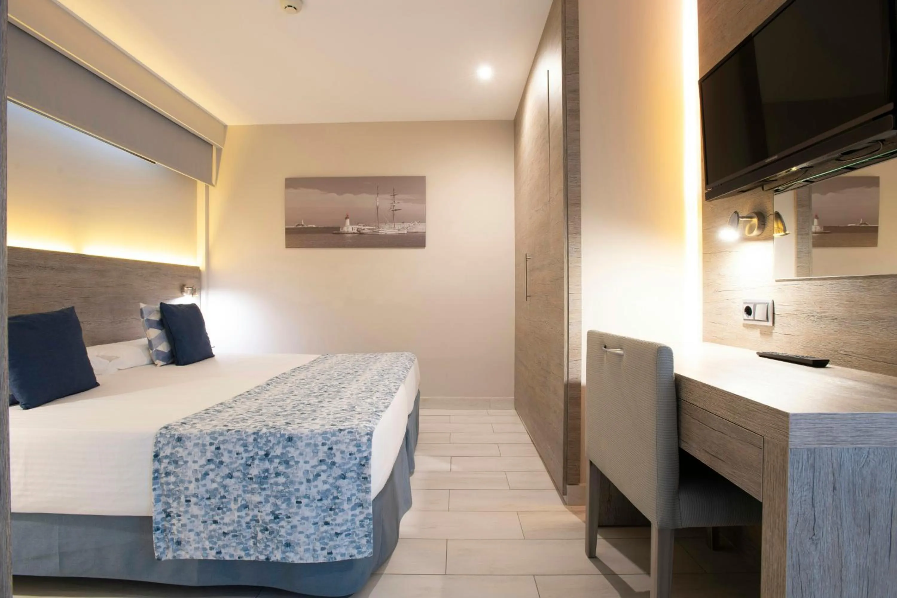 Photo of the whole room, Bed in Leonardo Royal Hotel Mallorca Palmanova Bay