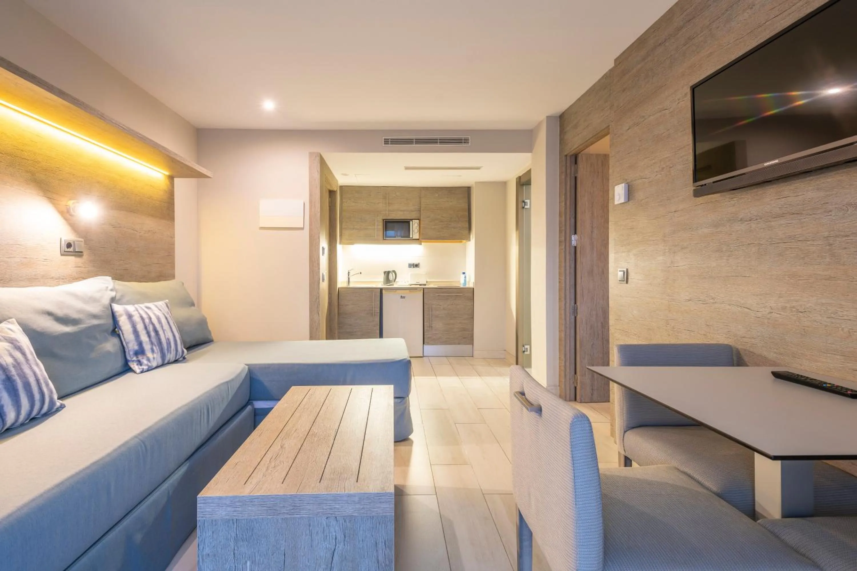 Photo of the whole room, Bed in Leonardo Royal Hotel Mallorca Palmanova Bay