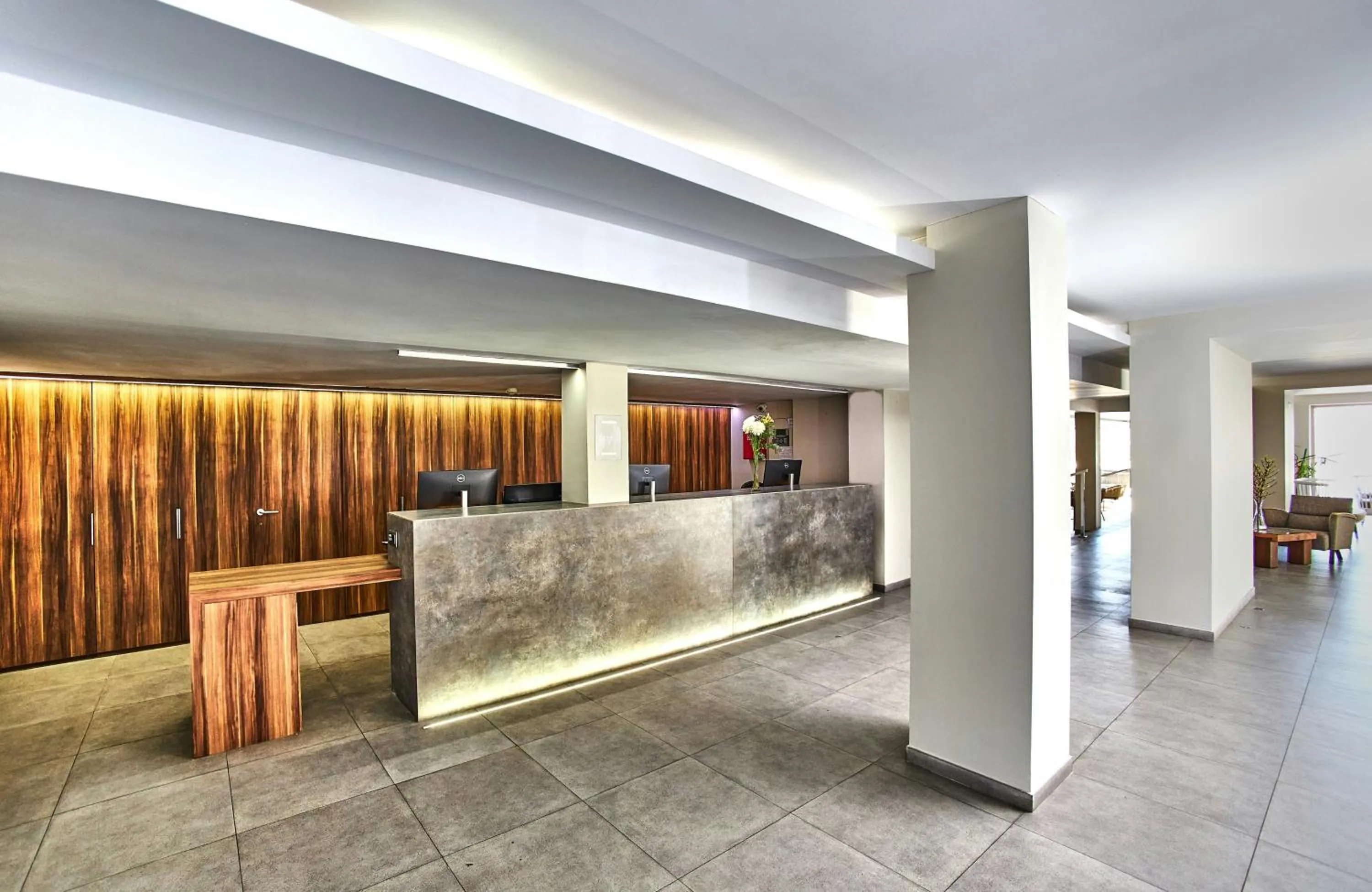 Lobby or reception in Leonardo Royal Hotel Mallorca Palmanova Bay