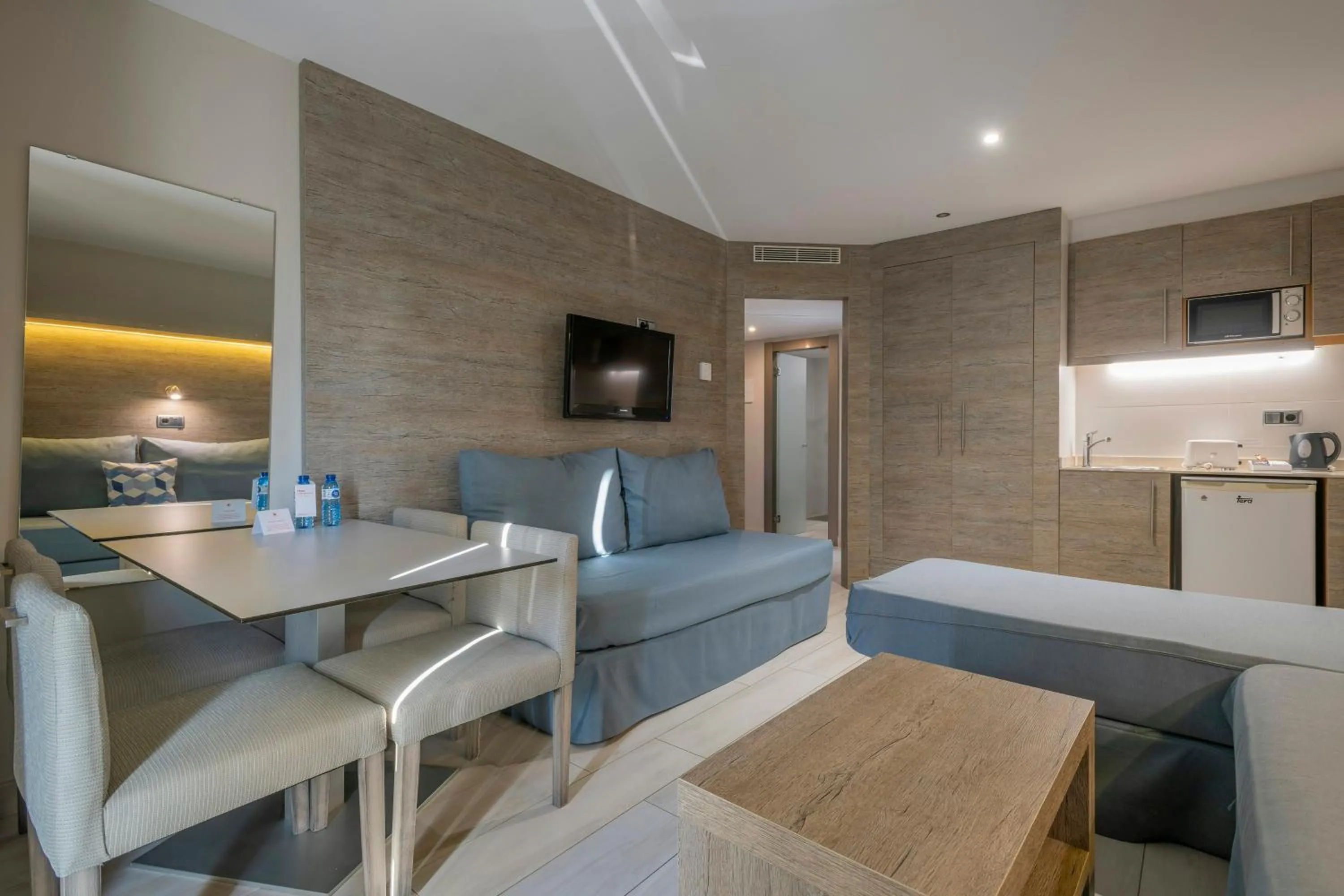 Photo of the whole room in Leonardo Royal Hotel Mallorca Palmanova Bay