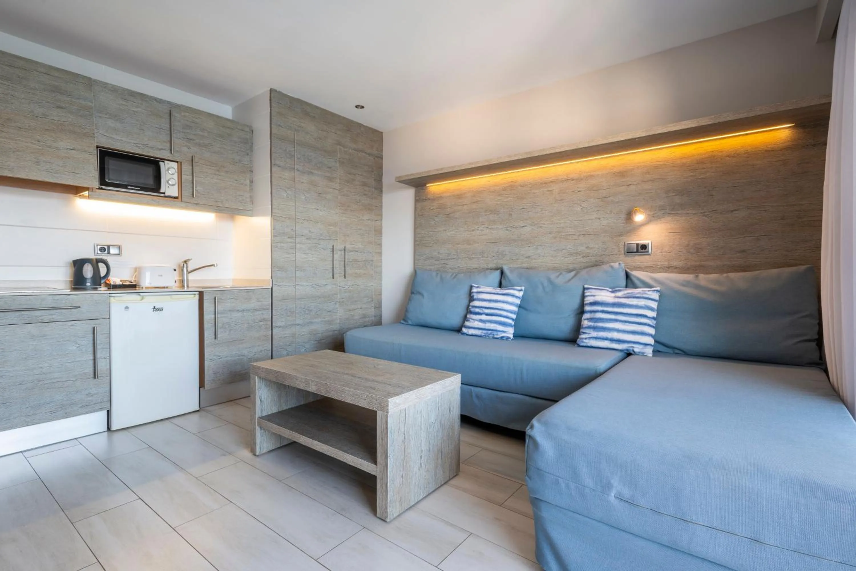 Kitchen or kitchenette in Leonardo Royal Hotel Mallorca Palmanova Bay