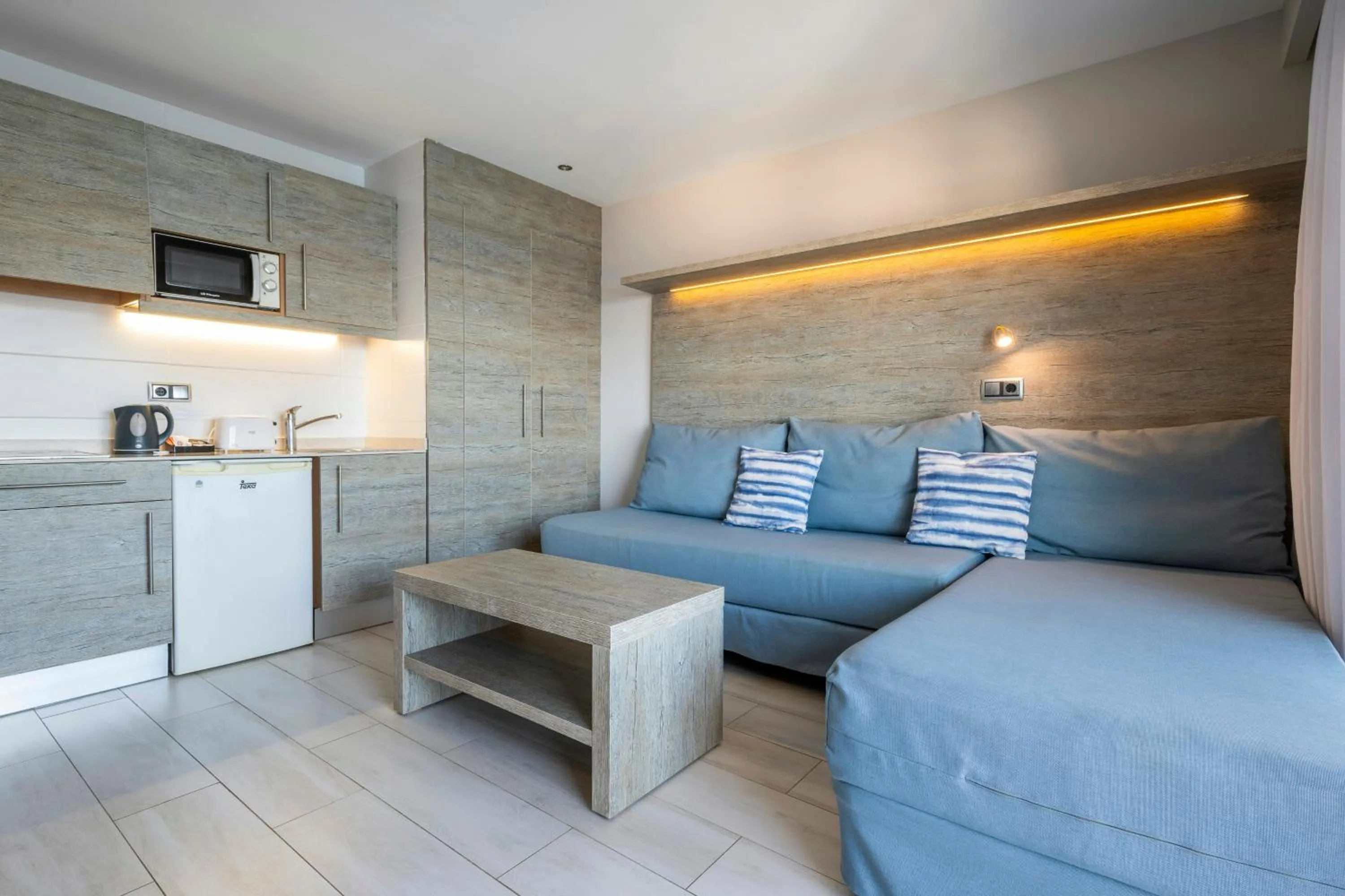 Kitchen or kitchenette in Leonardo Royal Hotel Mallorca Palmanova Bay