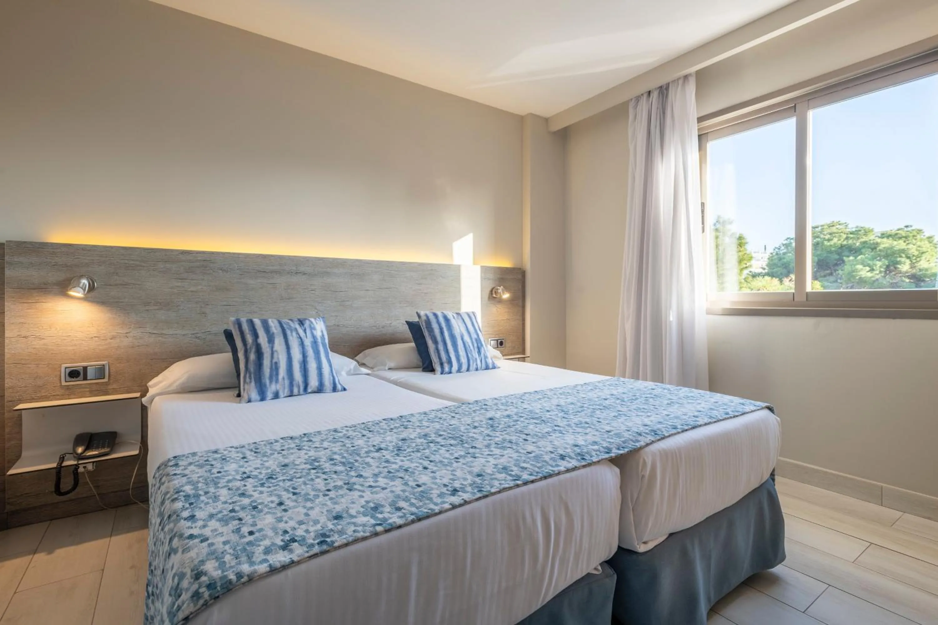 Photo of the whole room, Bed in Leonardo Royal Hotel Mallorca Palmanova Bay