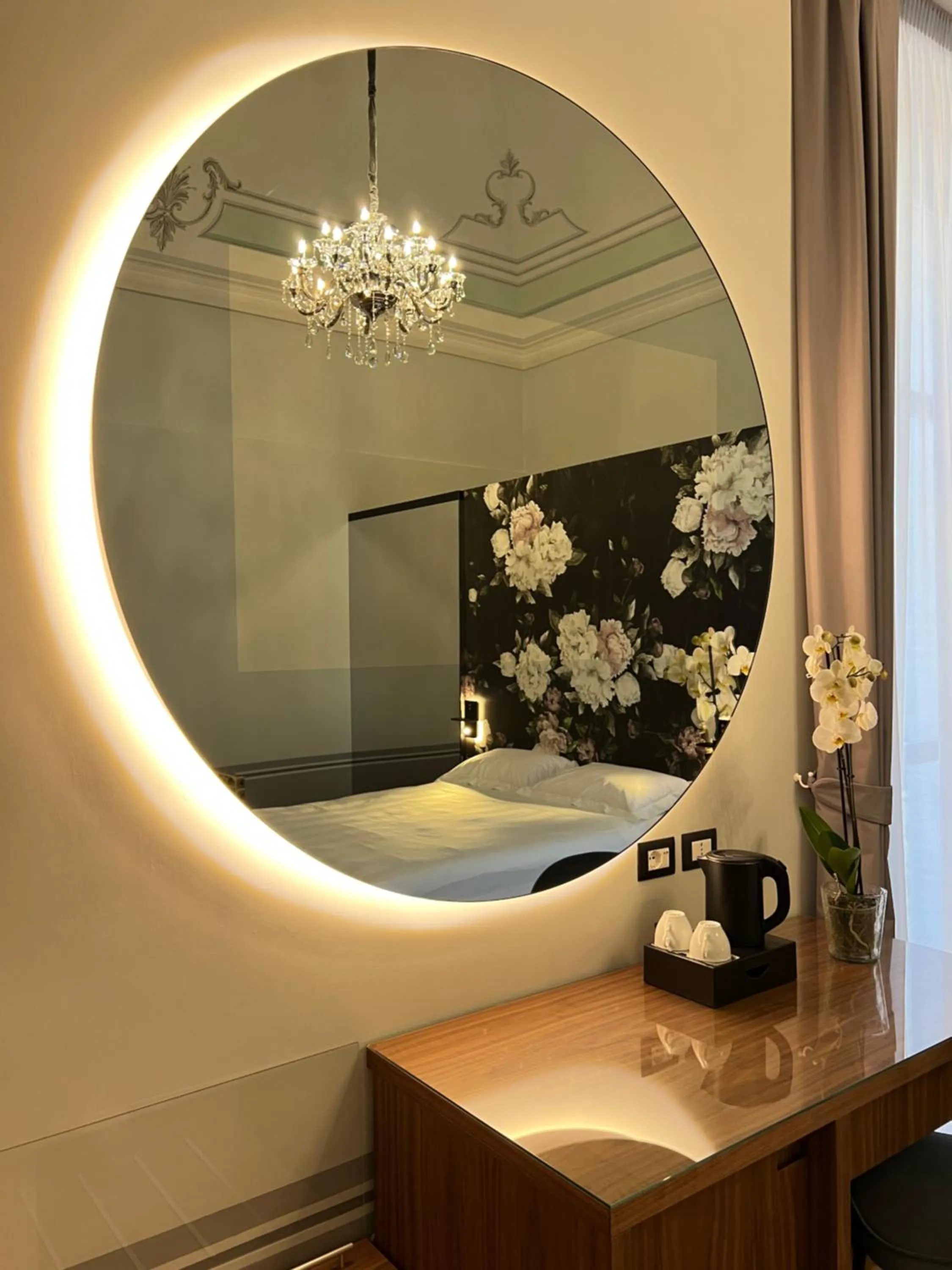 Bed in Lo Stemma Luxury Boutique Hotel