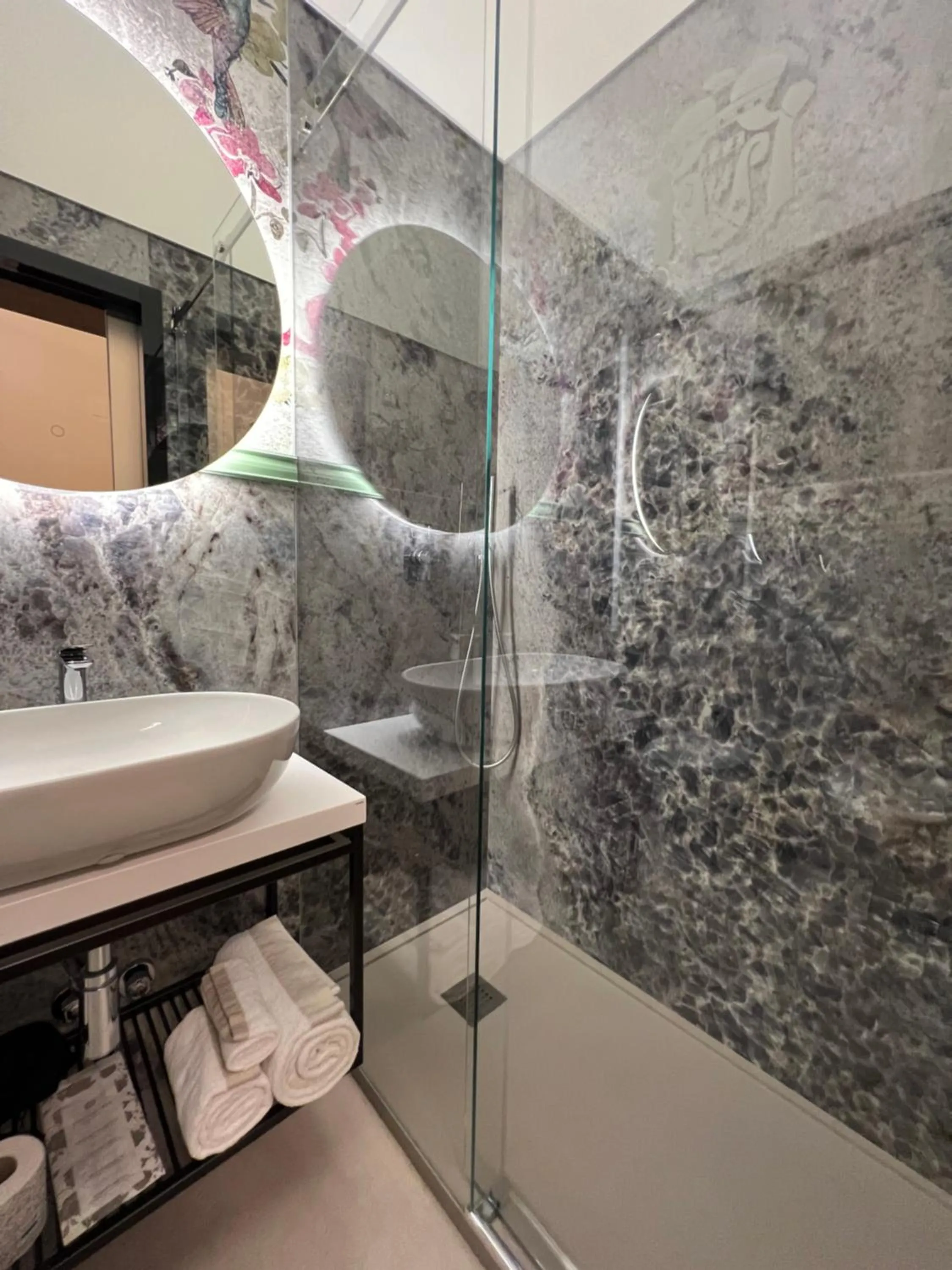 Bathroom in Lo Stemma Luxury Boutique Hotel