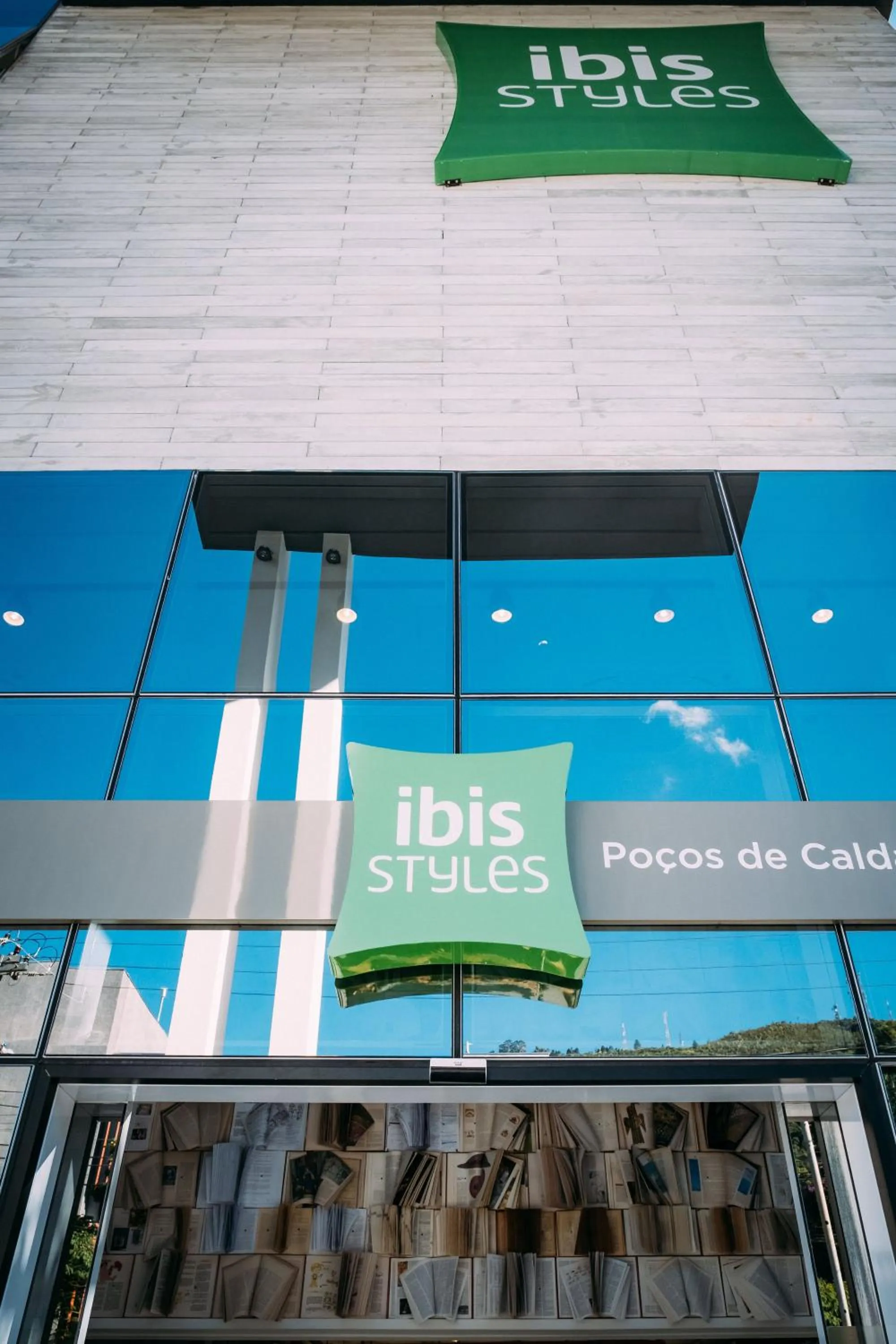 Property logo or sign in ibis Styles Poços de Caldas