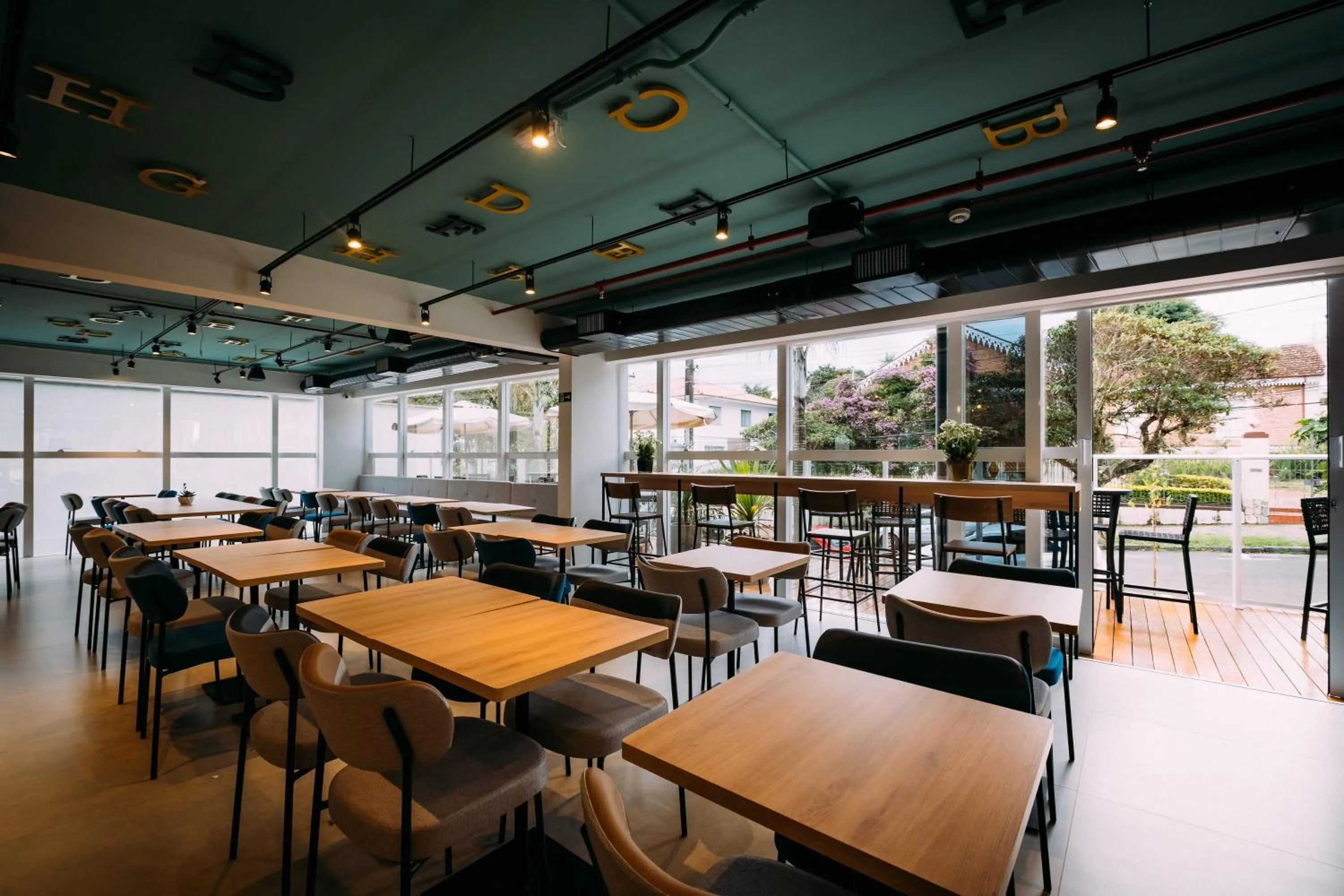 Restaurant/places to eat in ibis Styles Poços de Caldas