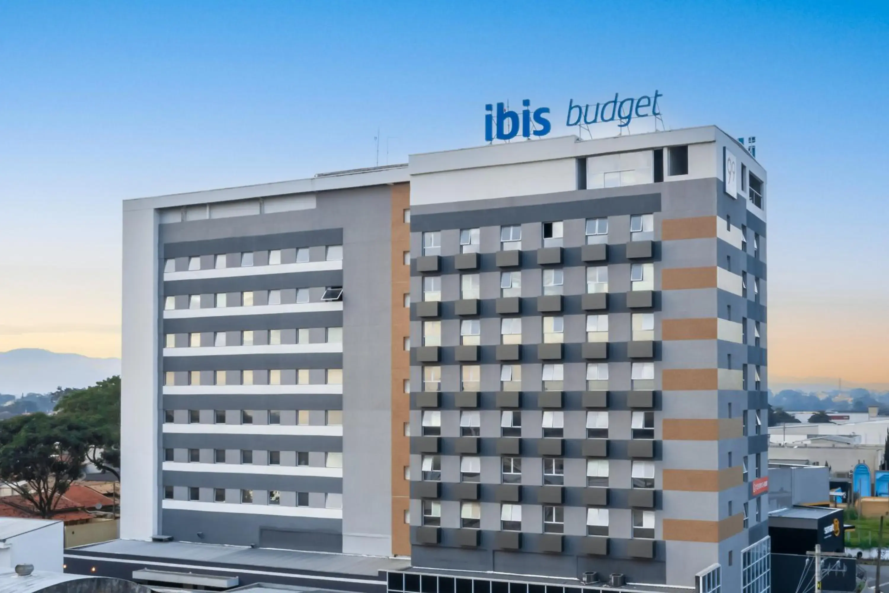 Facade/entrance in ibis budget Pindamonhangaba Facade/entrance in ibis budget Pindamonhangaba