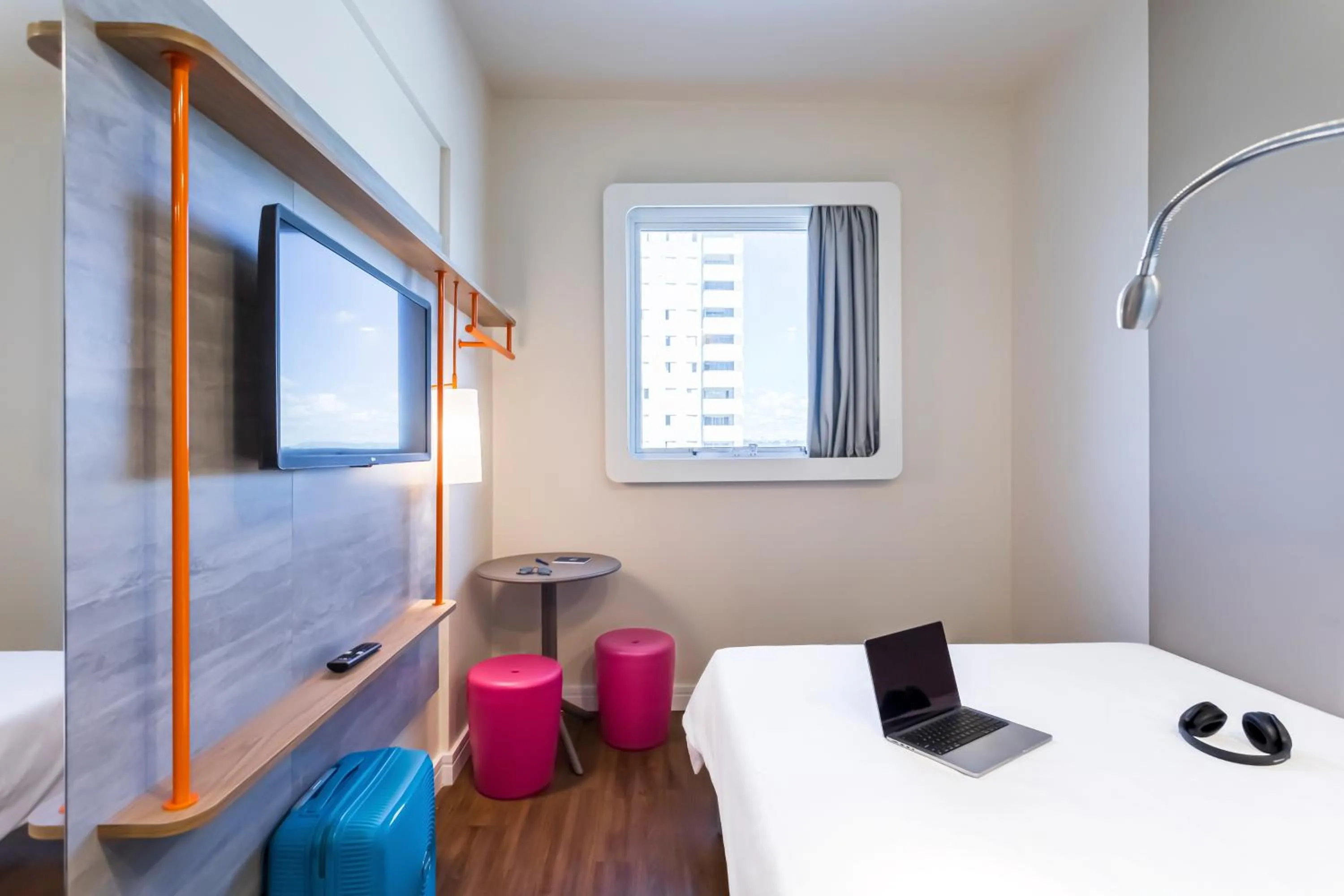 Bedroom, Bed in ibis budget Pindamonhangaba