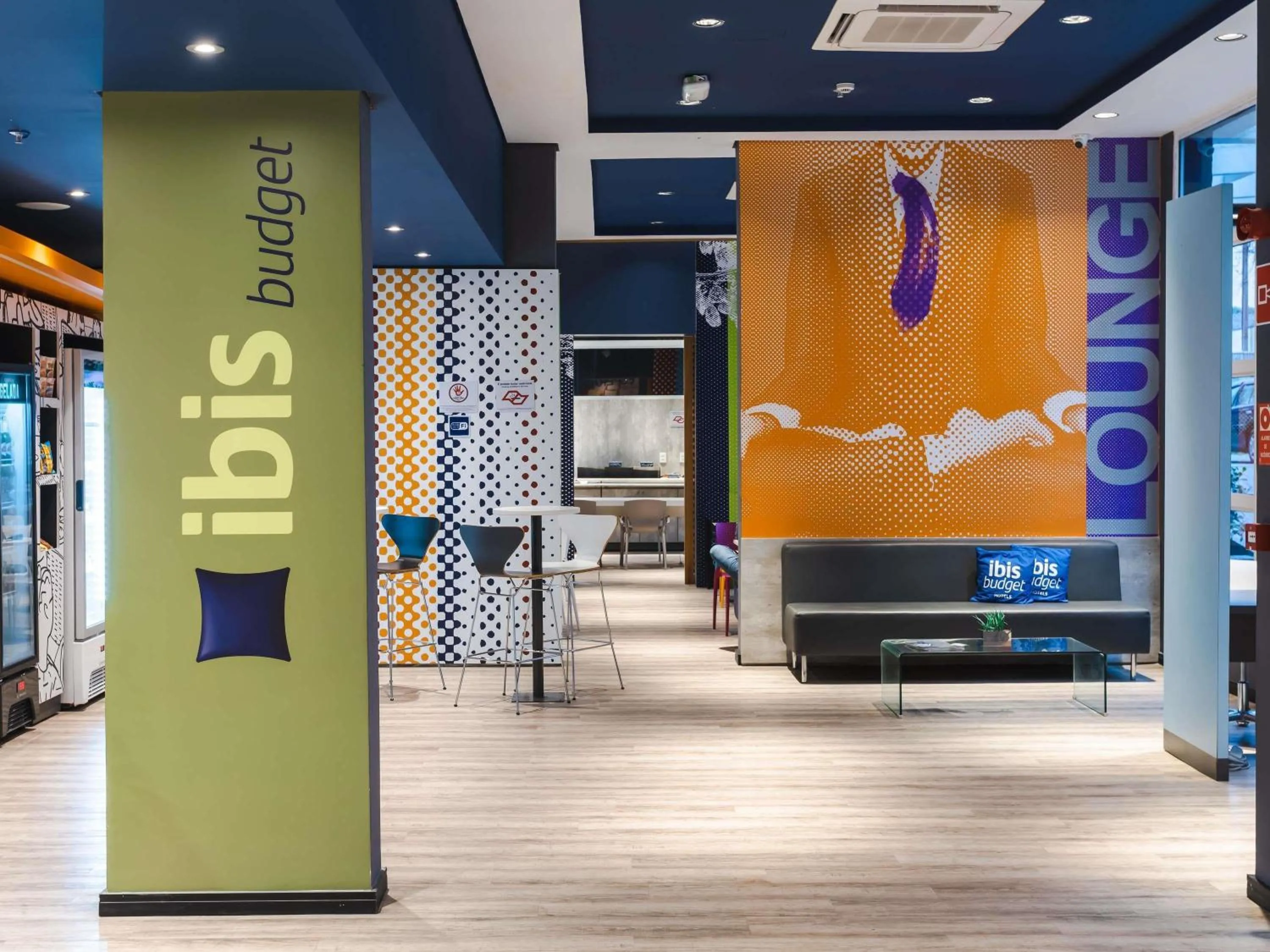 Lounge or bar in ibis budget Pindamonhangaba