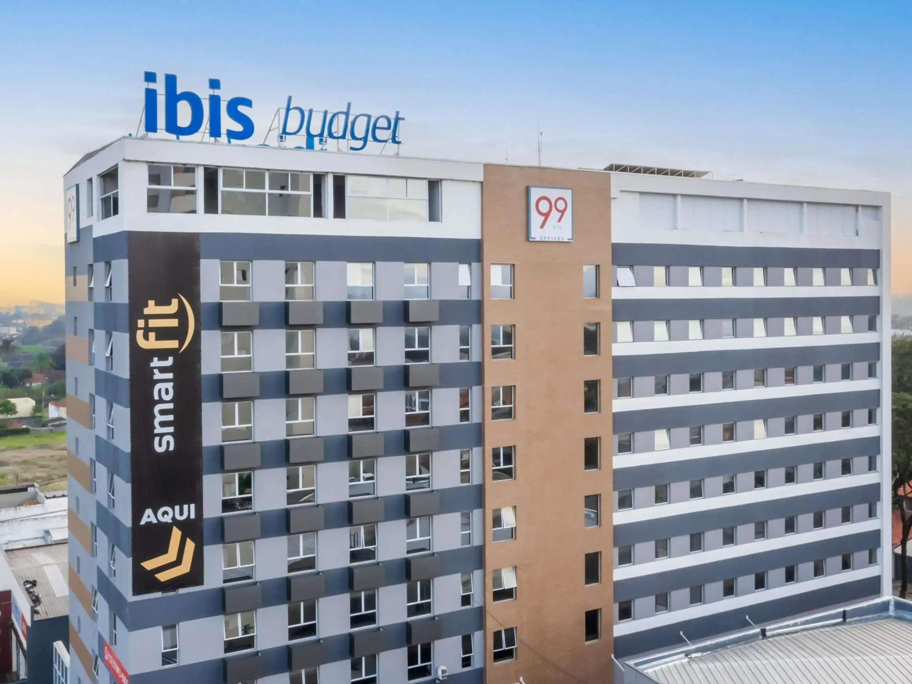 Property building in ibis budget Pindamonhangaba Property building in ibis budget Pindamonhangaba