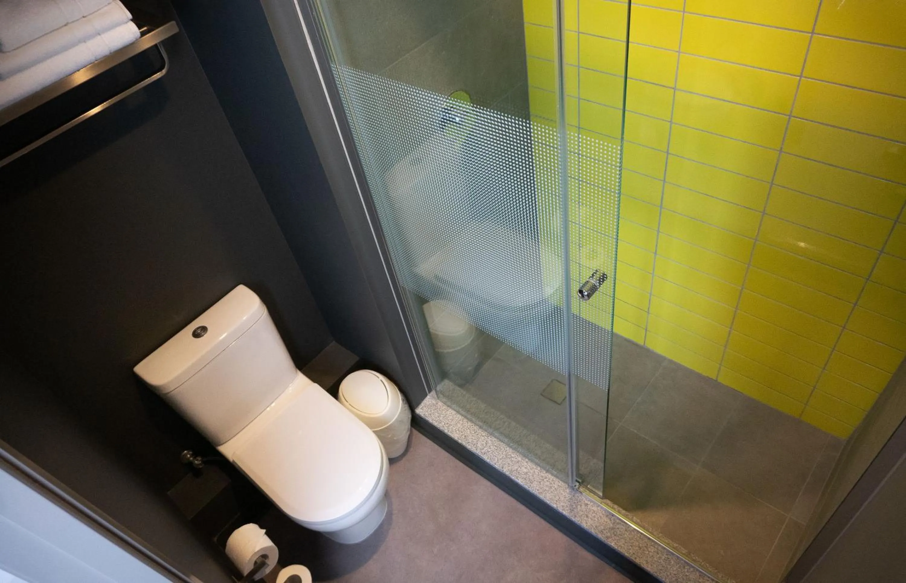 Shower in ibis Styles Antofagasta