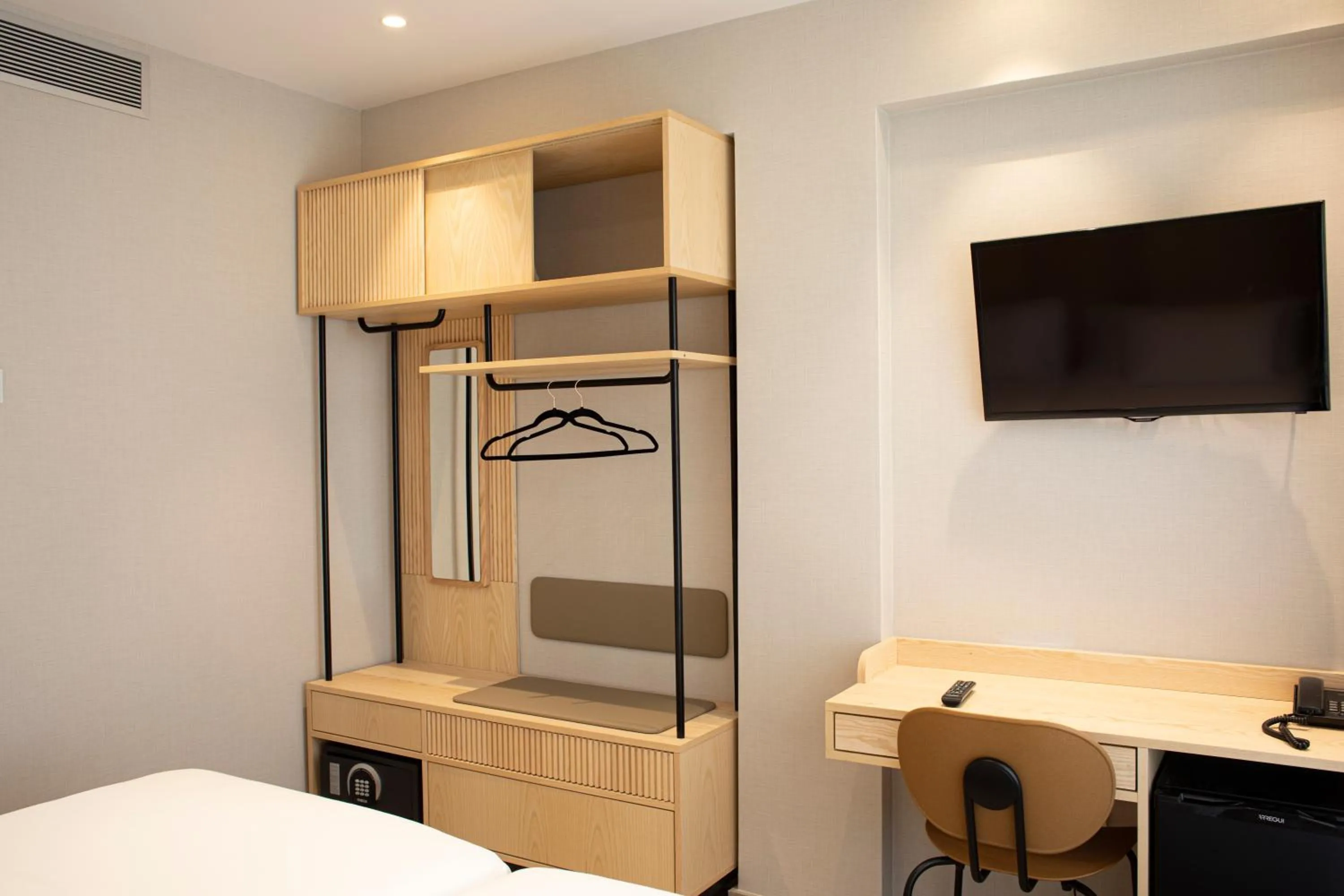 Photo of the whole room, Bed in Hotel Dos Rios Origen