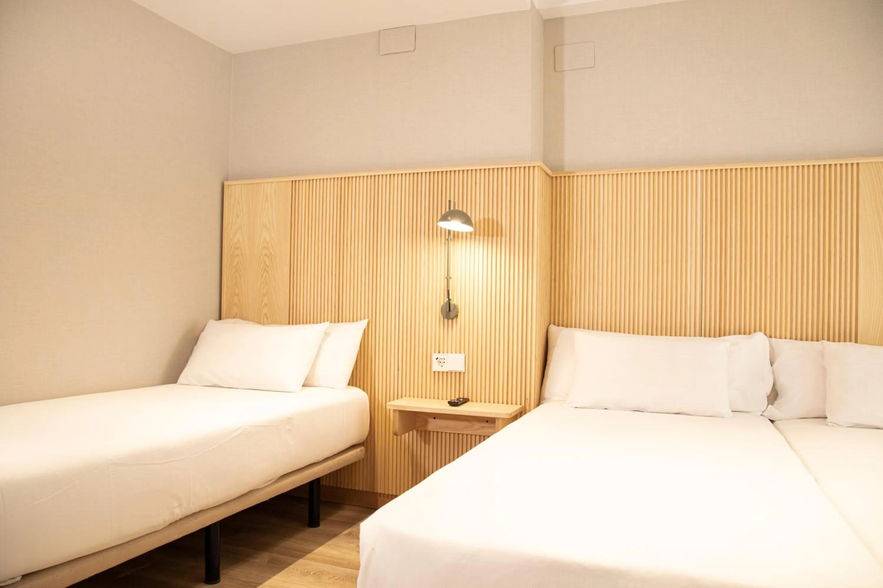 Photo of the whole room, Bed in Hotel Dos Rios Origen