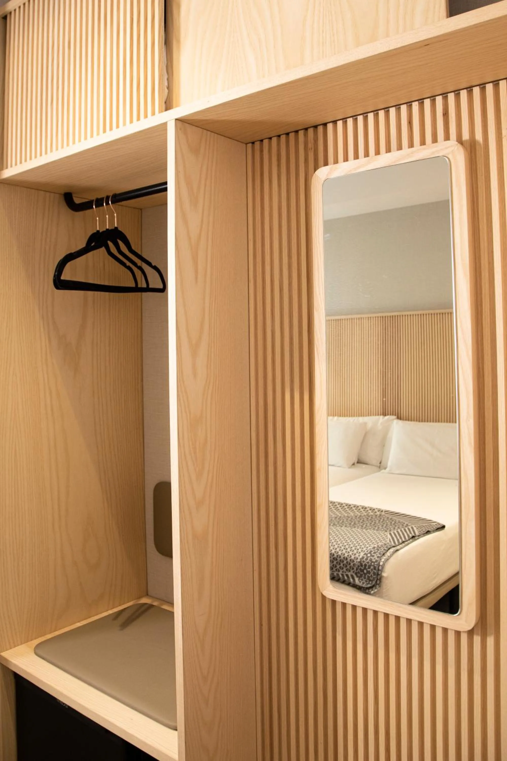 wardrobe, Bed in Hotel Dos Rios Origen