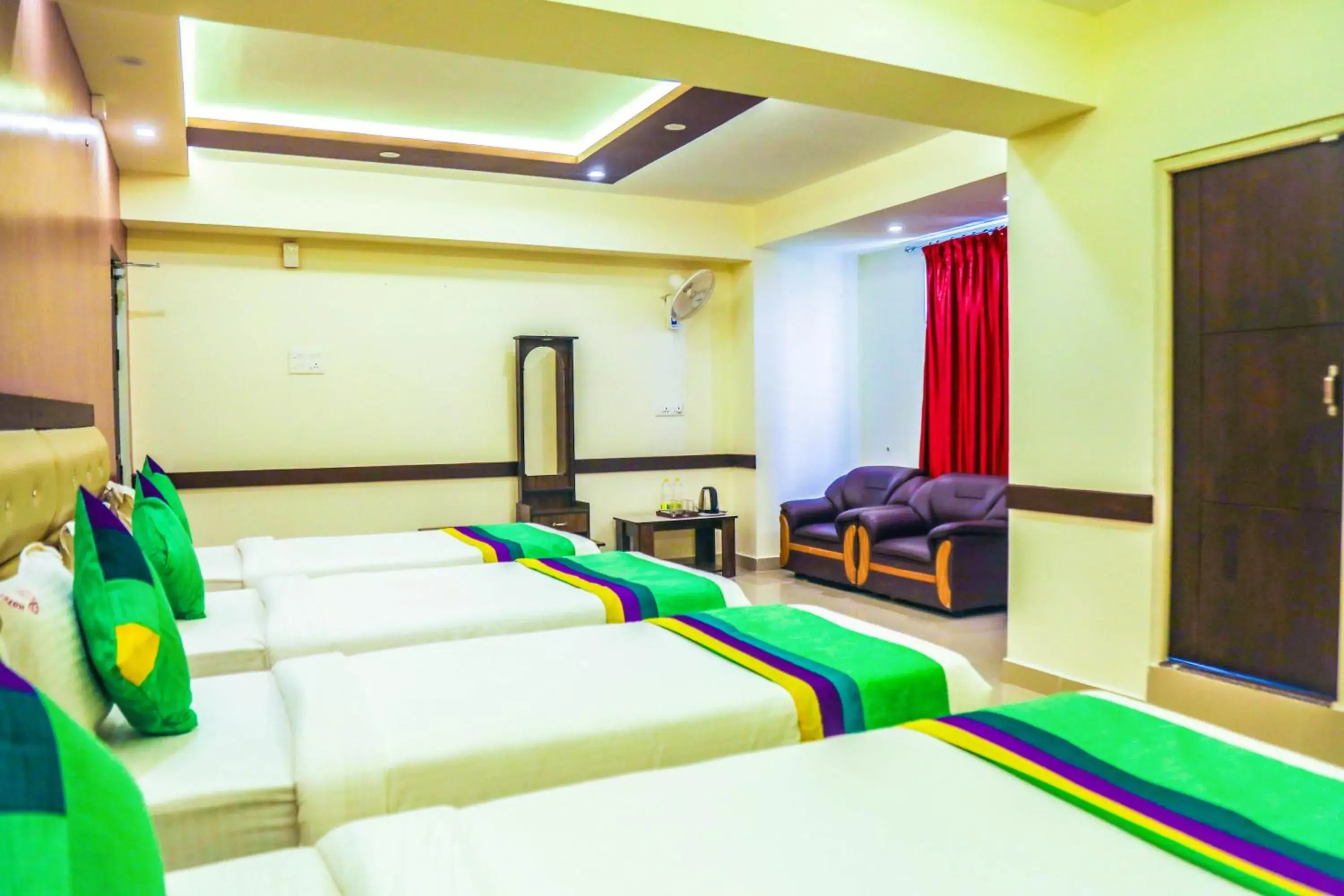 Bedroom, Bed in Treebo Naaz Royal Bedroom, Bed in Treebo Naaz Royal