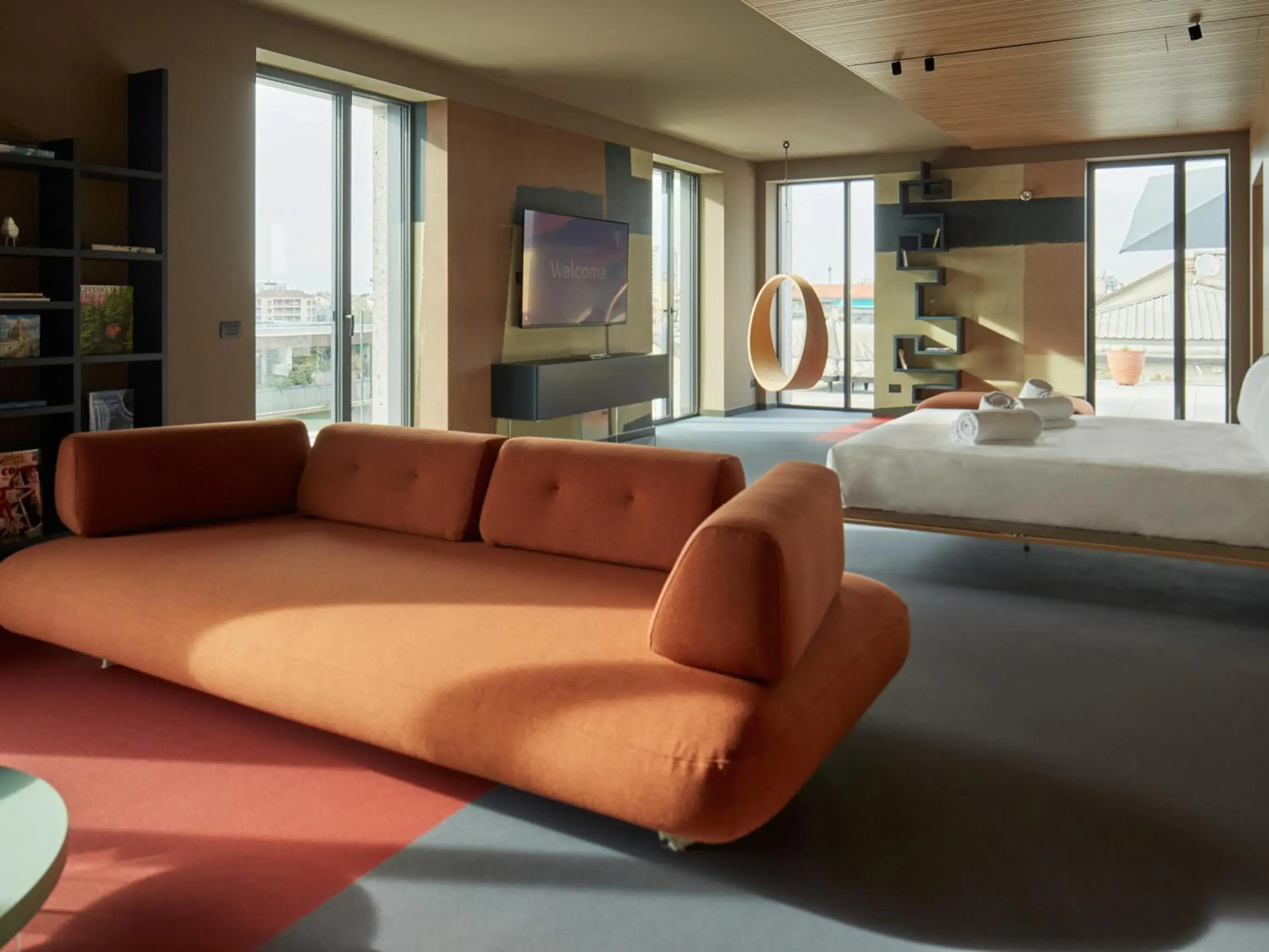 Communal lounge/ TV room, Bed in 21 House of Stories Navigli Communal lounge/ TV room, Bed in 21 House of Stories Navigli