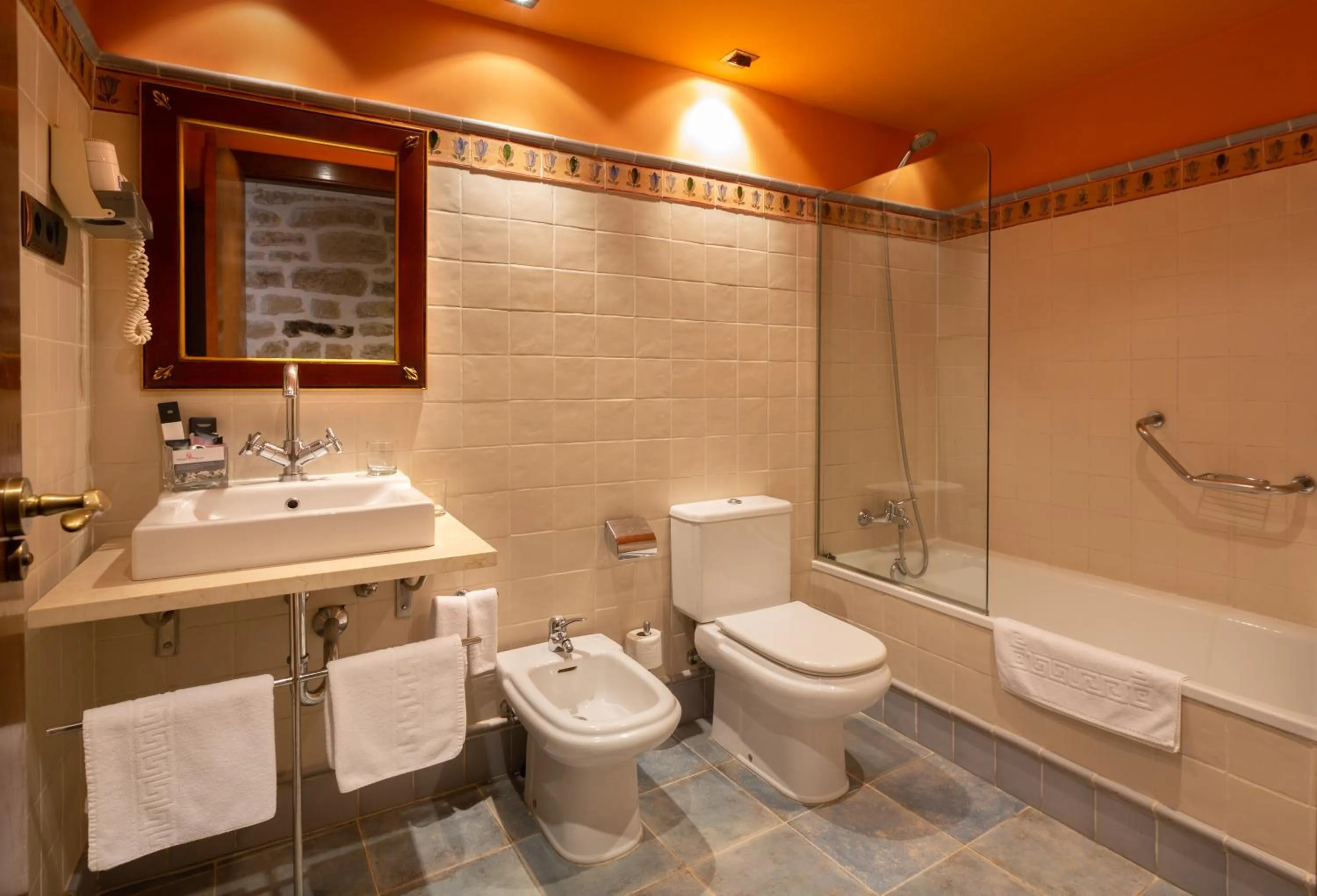 Bathroom in Hotel Palacio Pujadas by Pandora Hoteles