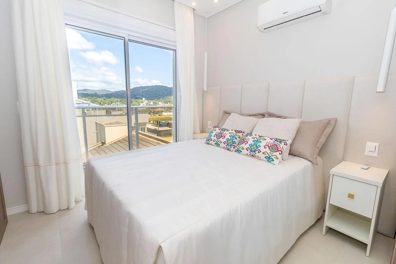Bedroom, Bed in Puntarenas 306 - Cobertura duplex 3 suítes à 80 metros da Praia do Mariscal