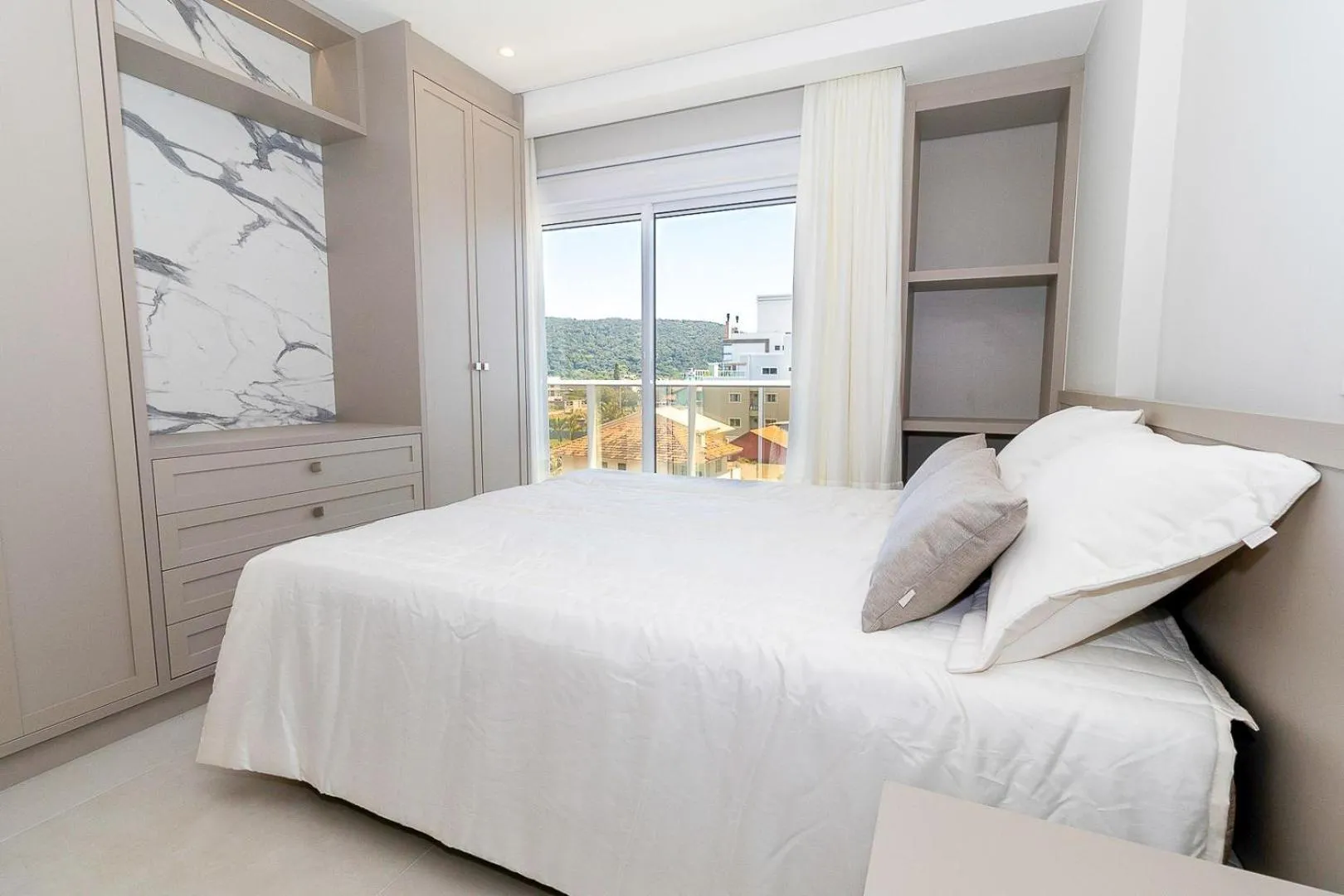 Bedroom, Bed in Puntarenas 306 - Cobertura duplex 3 suítes à 80 metros da Praia do Mariscal