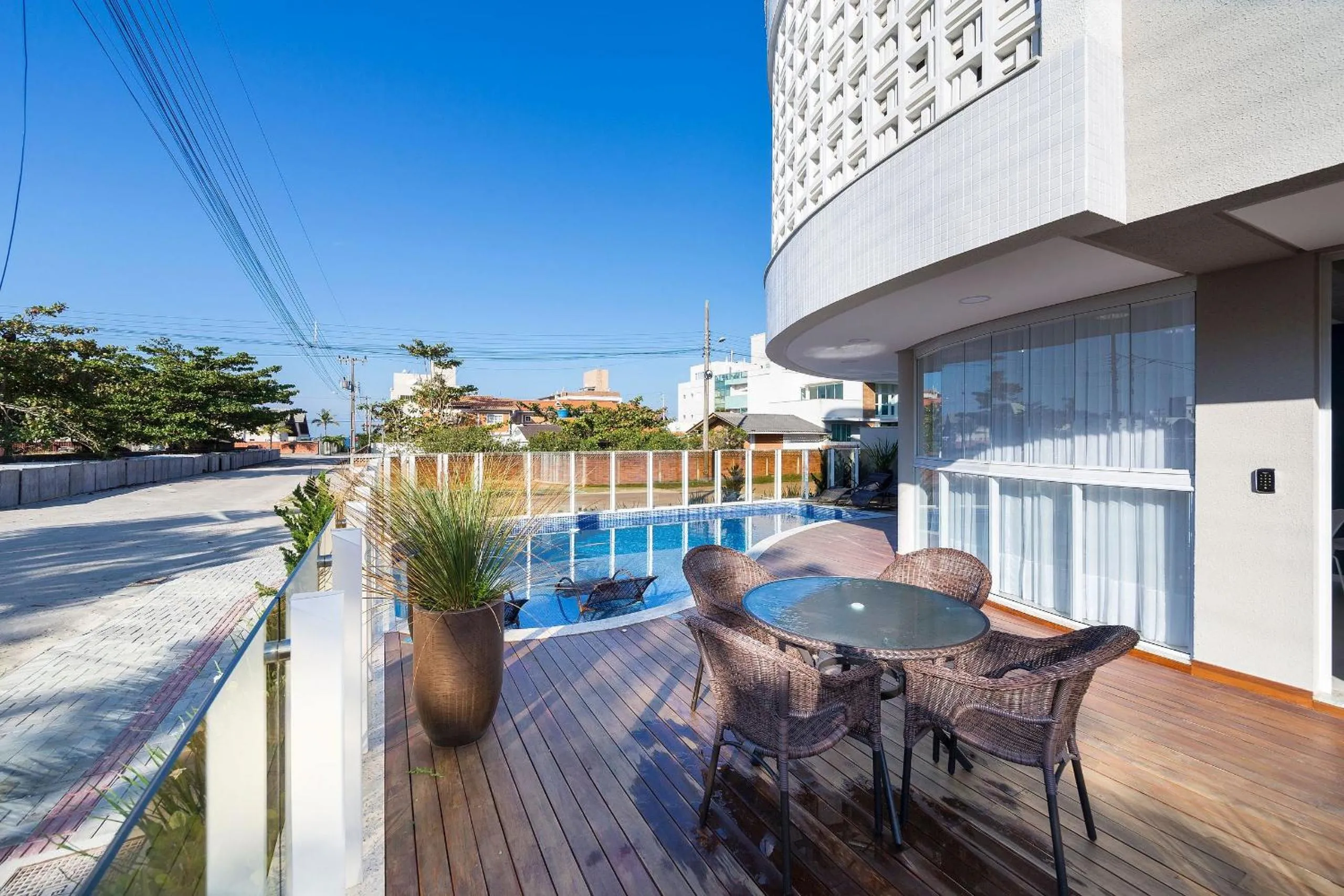 Swimming pool in Puntarenas 306 - Cobertura duplex 3 suítes à 80 metros da Praia do Mariscal