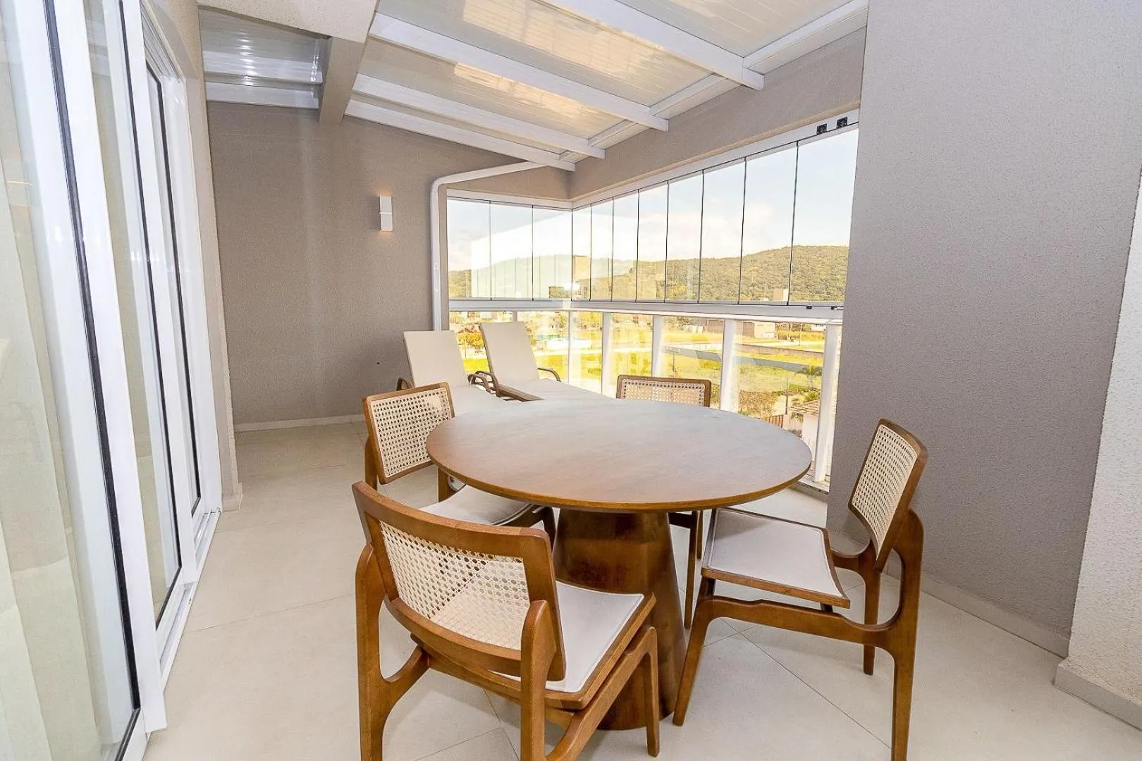 Balcony/Terrace in Puntarenas 306 - Cobertura duplex 3 suítes à 80 metros da Praia do Mariscal