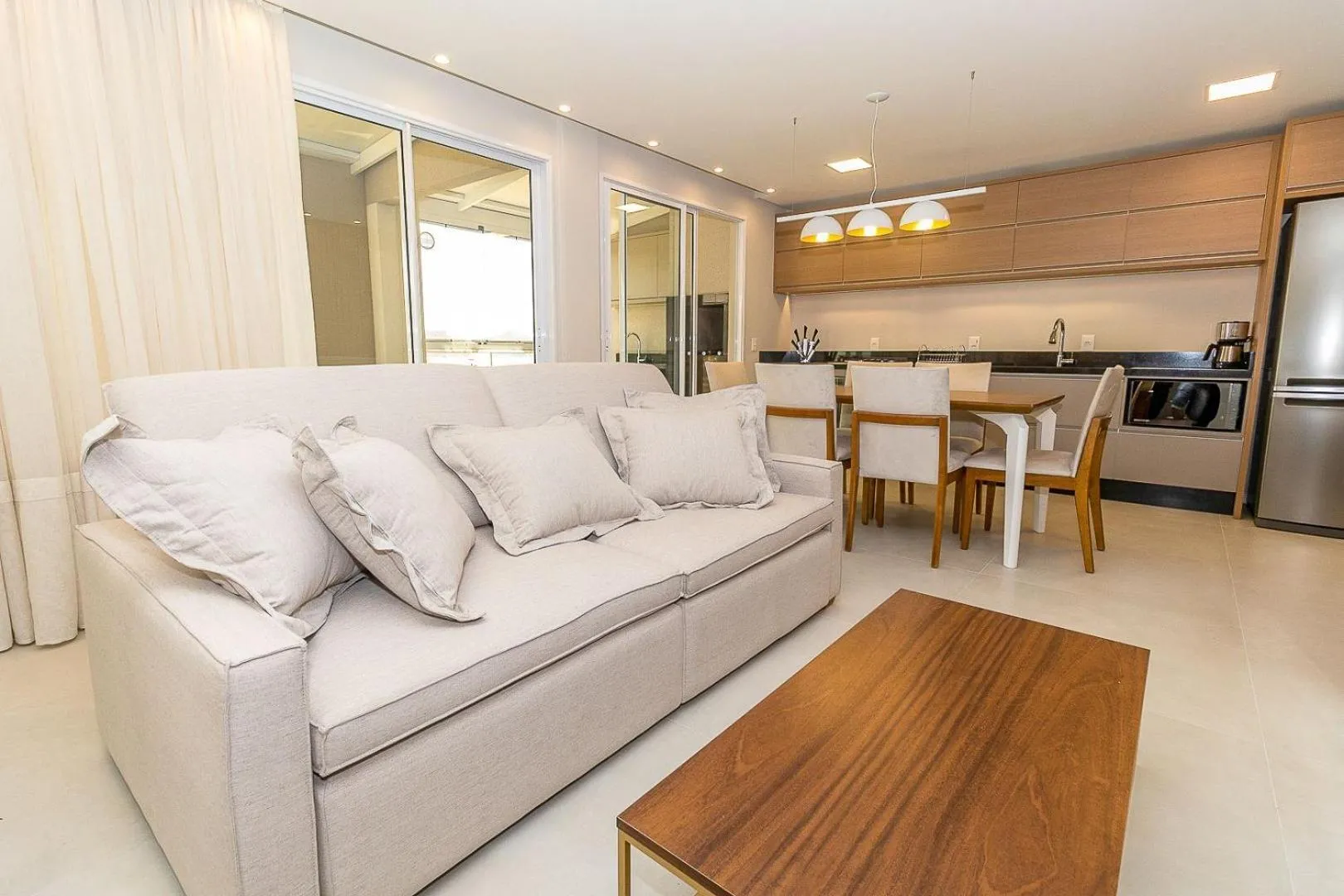Living room in Puntarenas 306 - Cobertura duplex 3 suítes à 80 metros da Praia do Mariscal