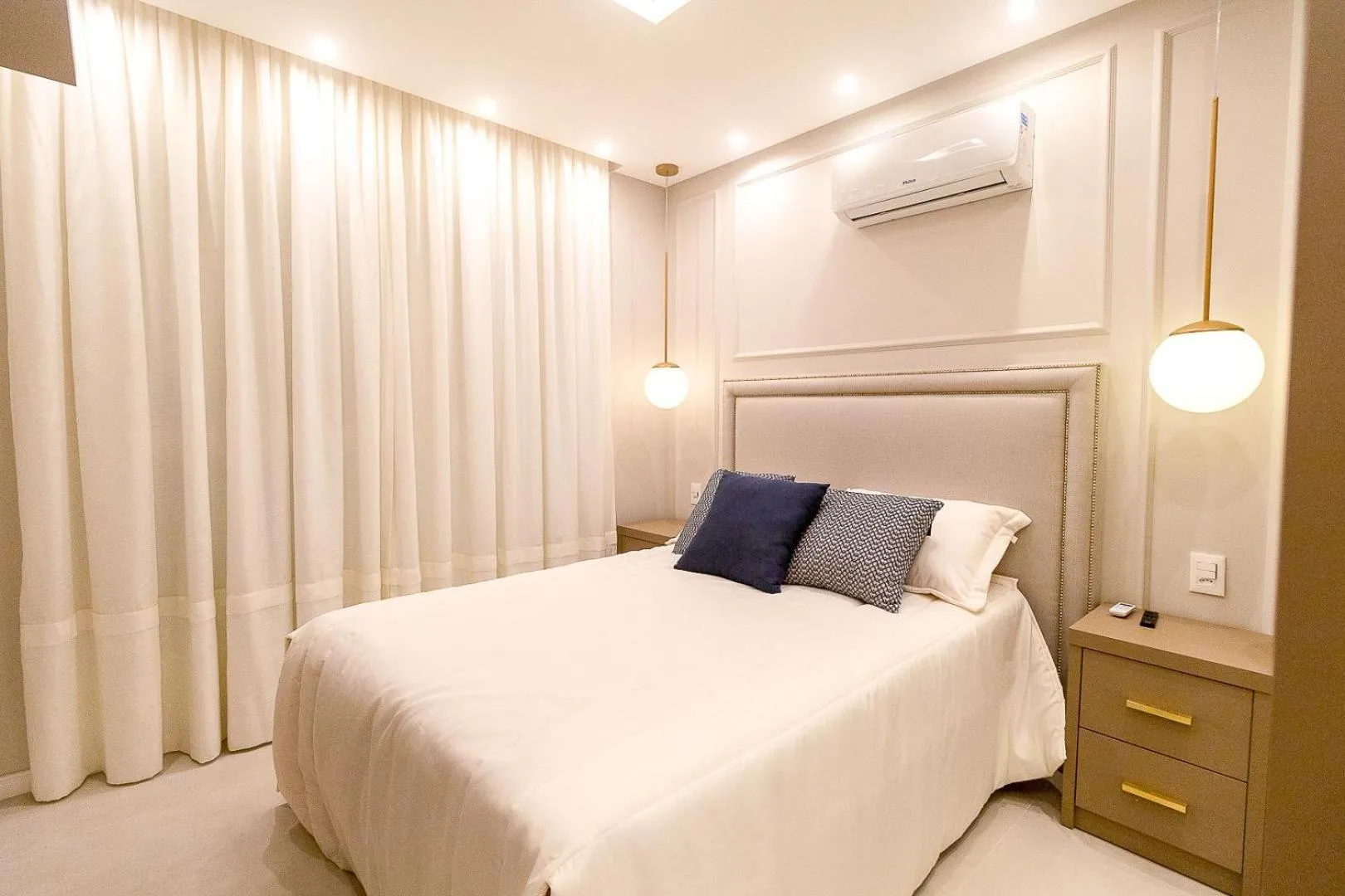 Bedroom, Bed in Puntarenas 306 - Cobertura duplex 3 suítes à 80 metros da Praia do Mariscal