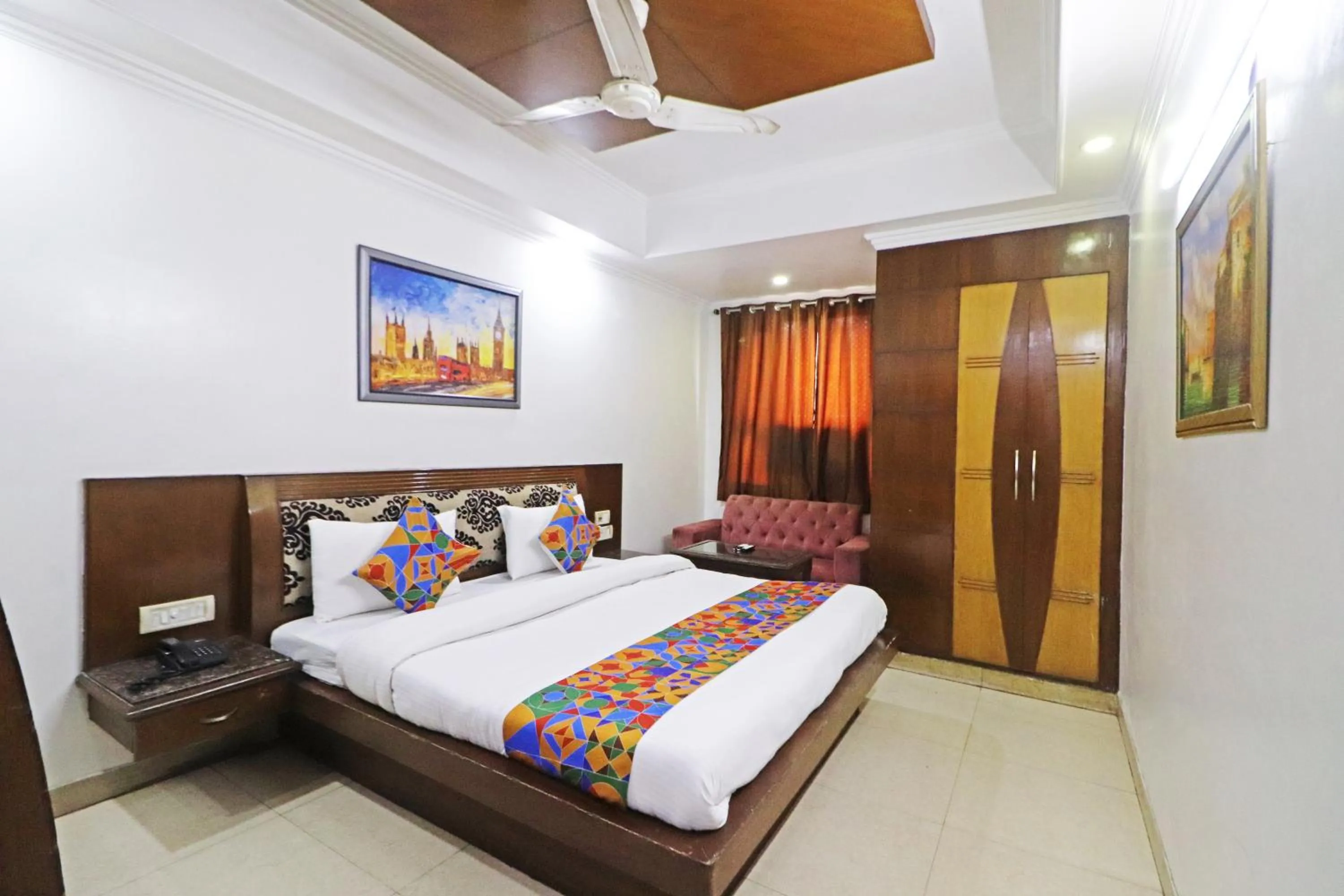 Bed in HOTEL GEESON INTERNATIONAL-New Delhi Railway Station-Paharganj