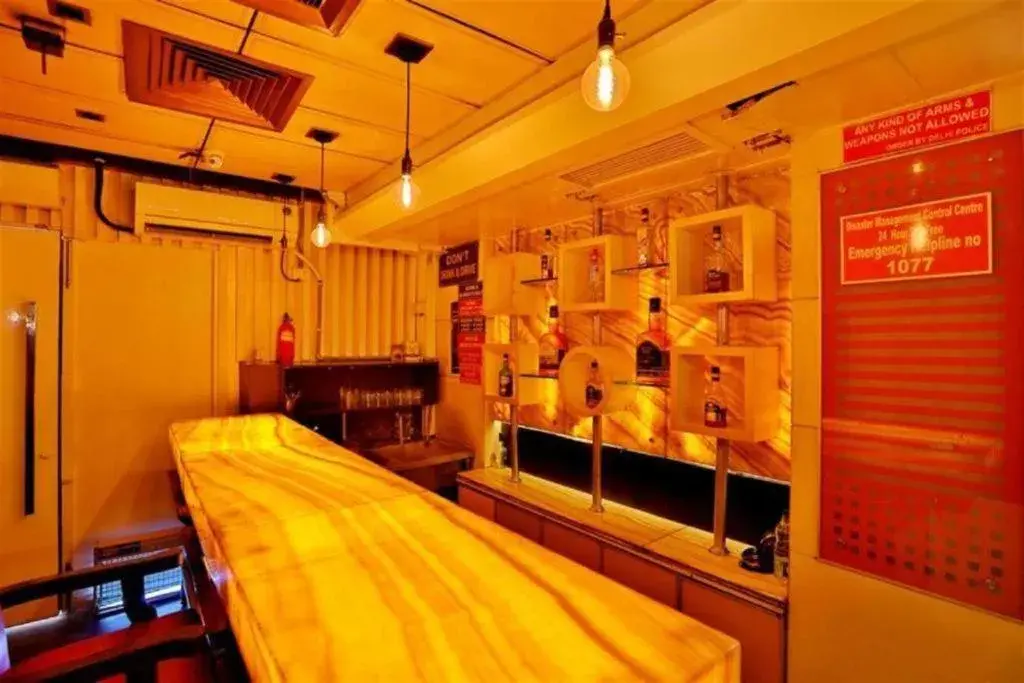Lounge or bar in HOTEL GEESON INTERNATIONAL-New Delhi Railway Station-Paharganj Lounge or bar in HOTEL GEESON INTERNATIONAL-New Delhi Railway Station-Paharganj