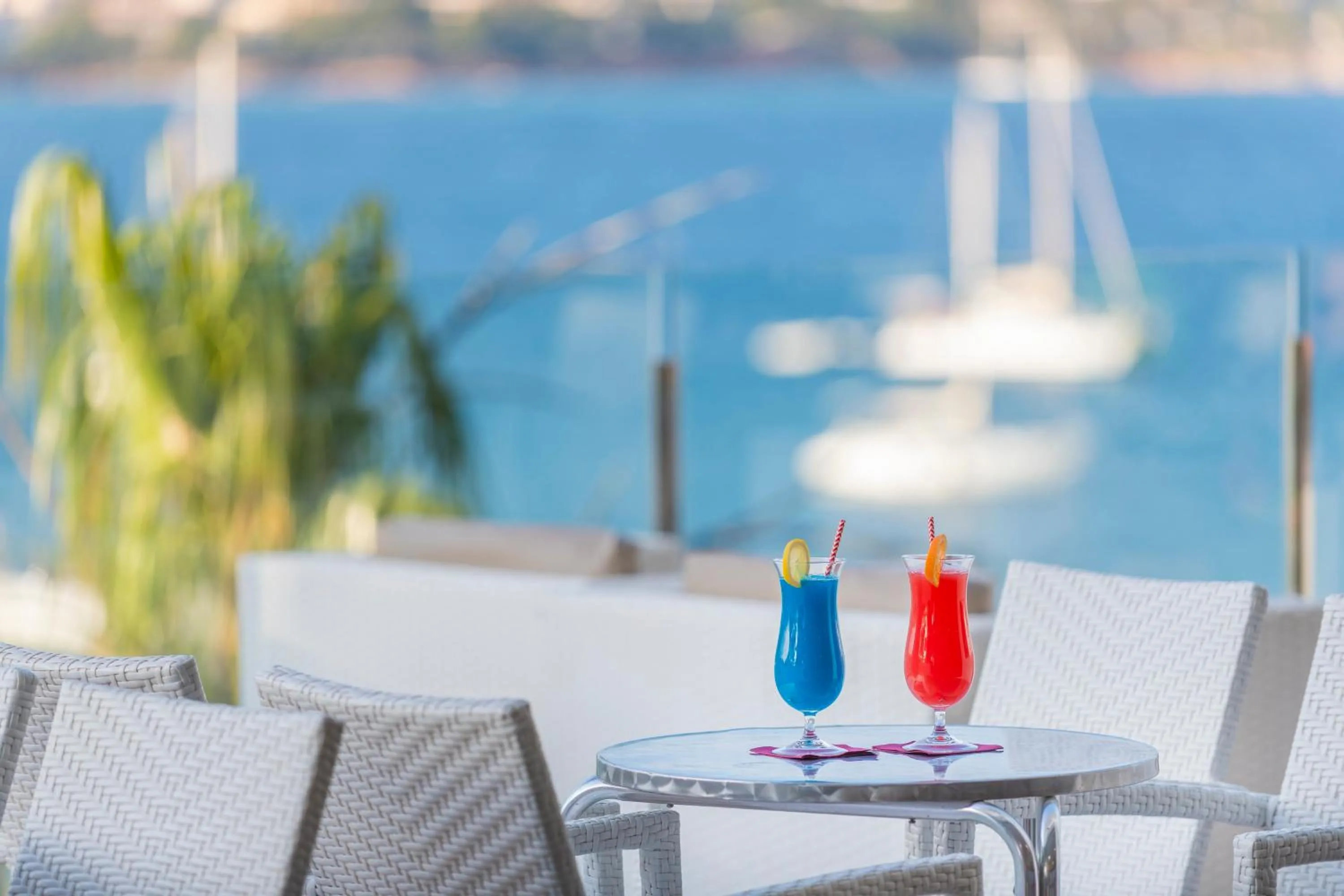 Lounge or bar in Leonardo Royal Hotel Mallorca